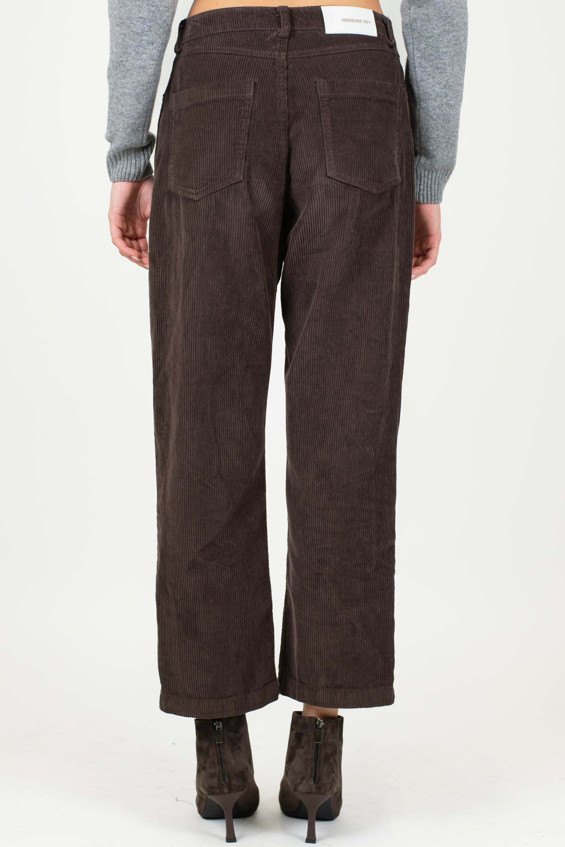 Tensione in - Pantalone in velluto millerighe regular modello Tom