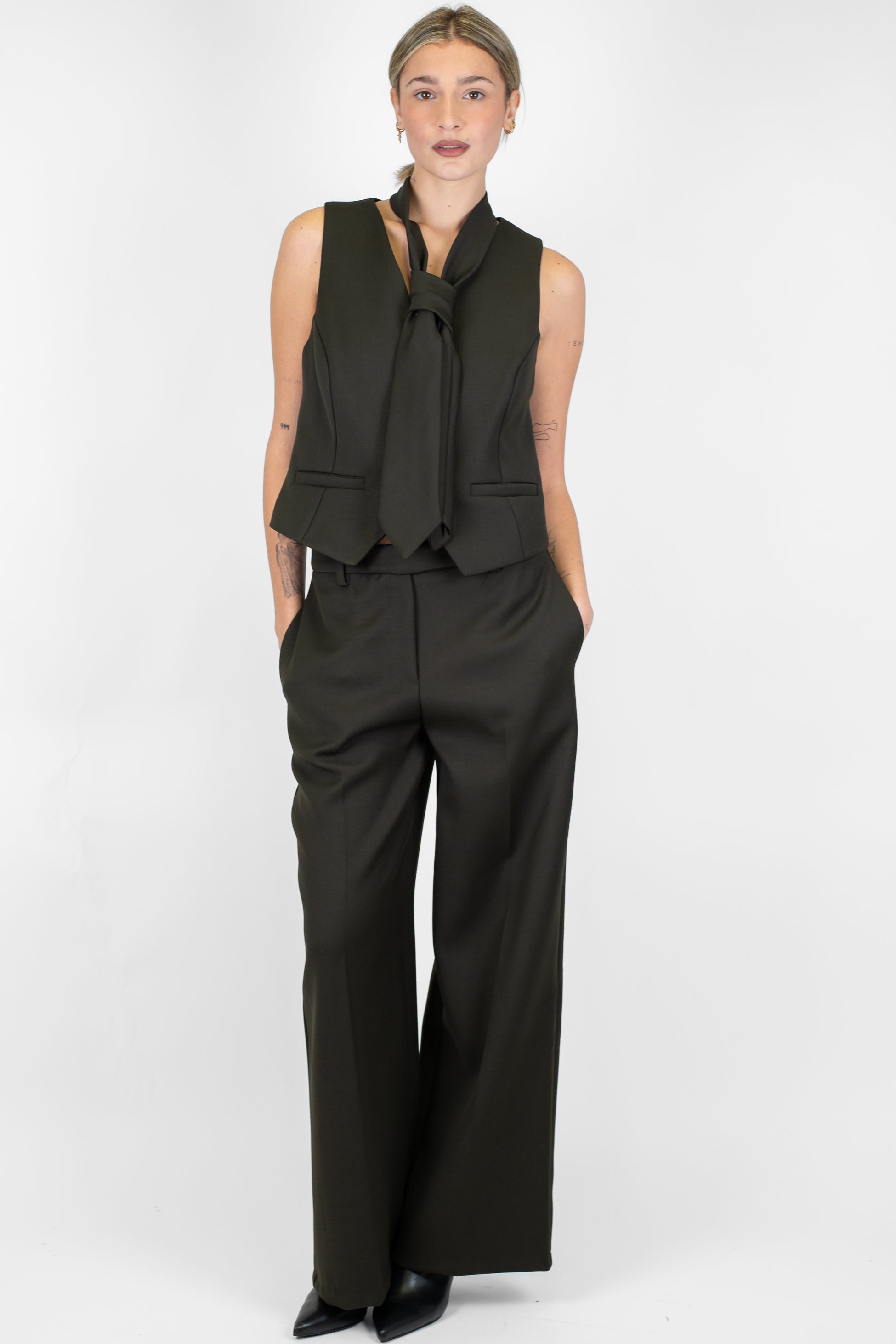 Tensione in - Gilet con cravatta in tessuto