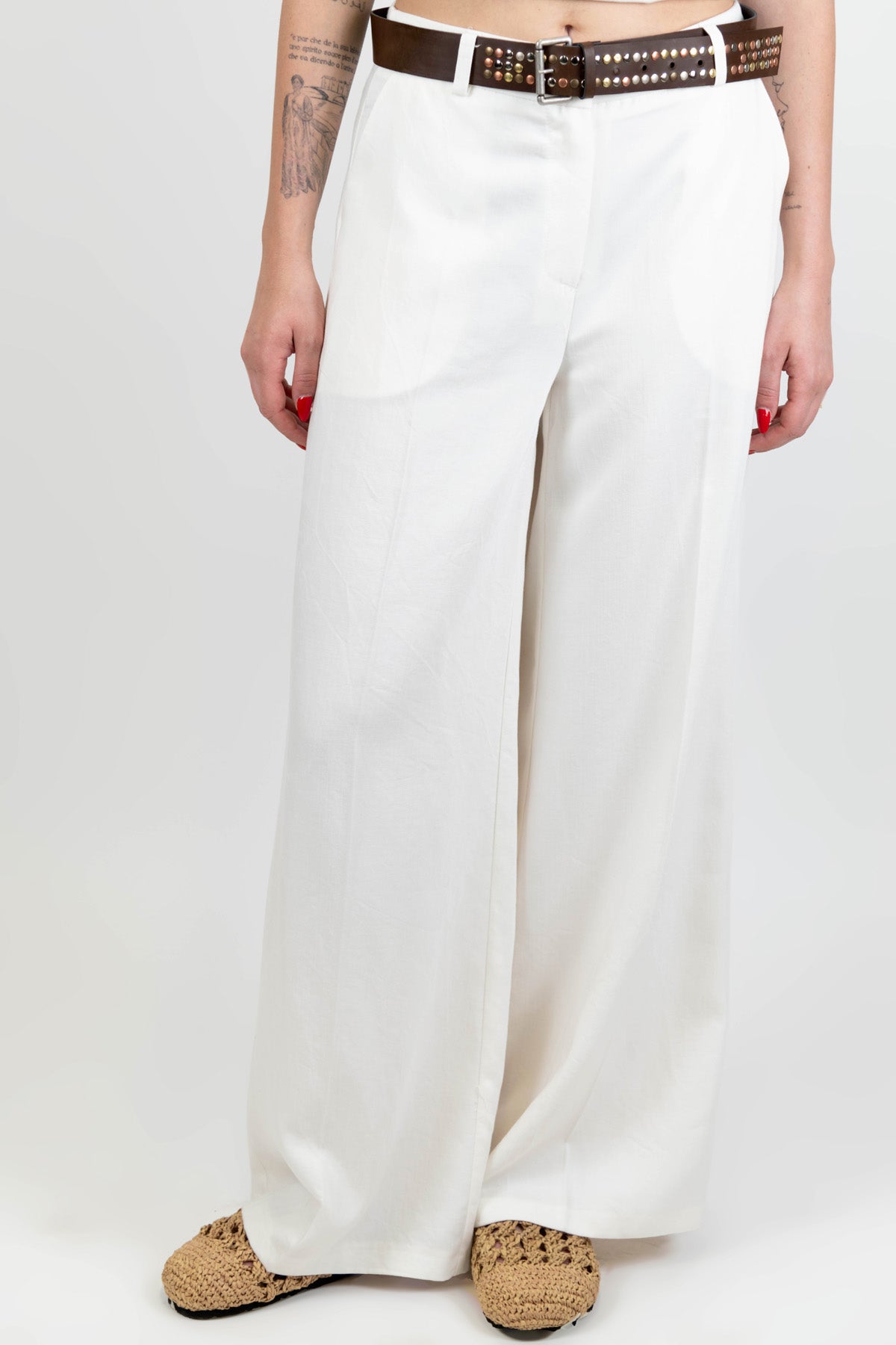 Tensione in - Pantalone palazzo in tencel con piega stirata