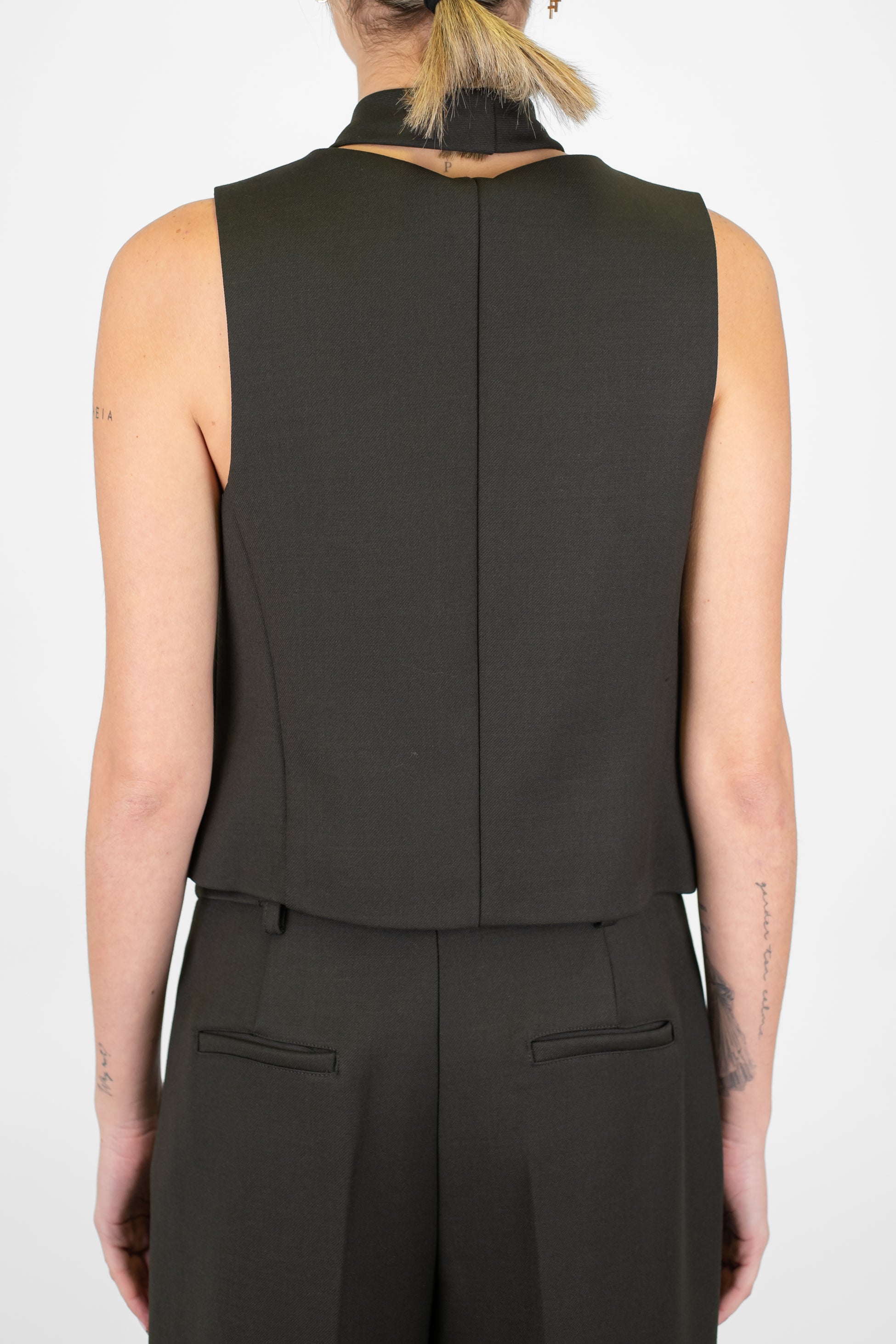 Tensione in - Gilet con cravatta in tessuto