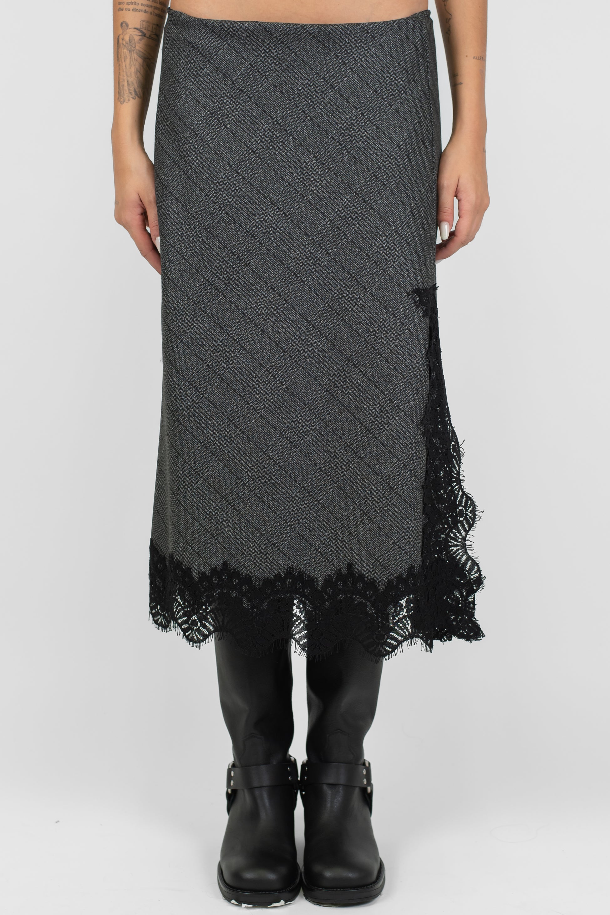 Tensione in - Gonna fantasia check con orlo in pizzo e spacco laterale