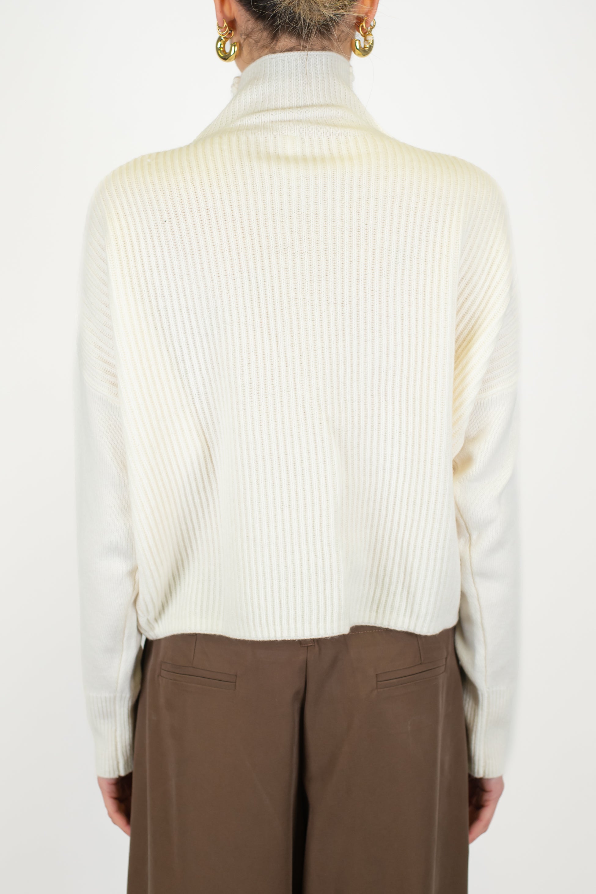 Tensione in - Maglia a costine in pura lana con chiusura zip