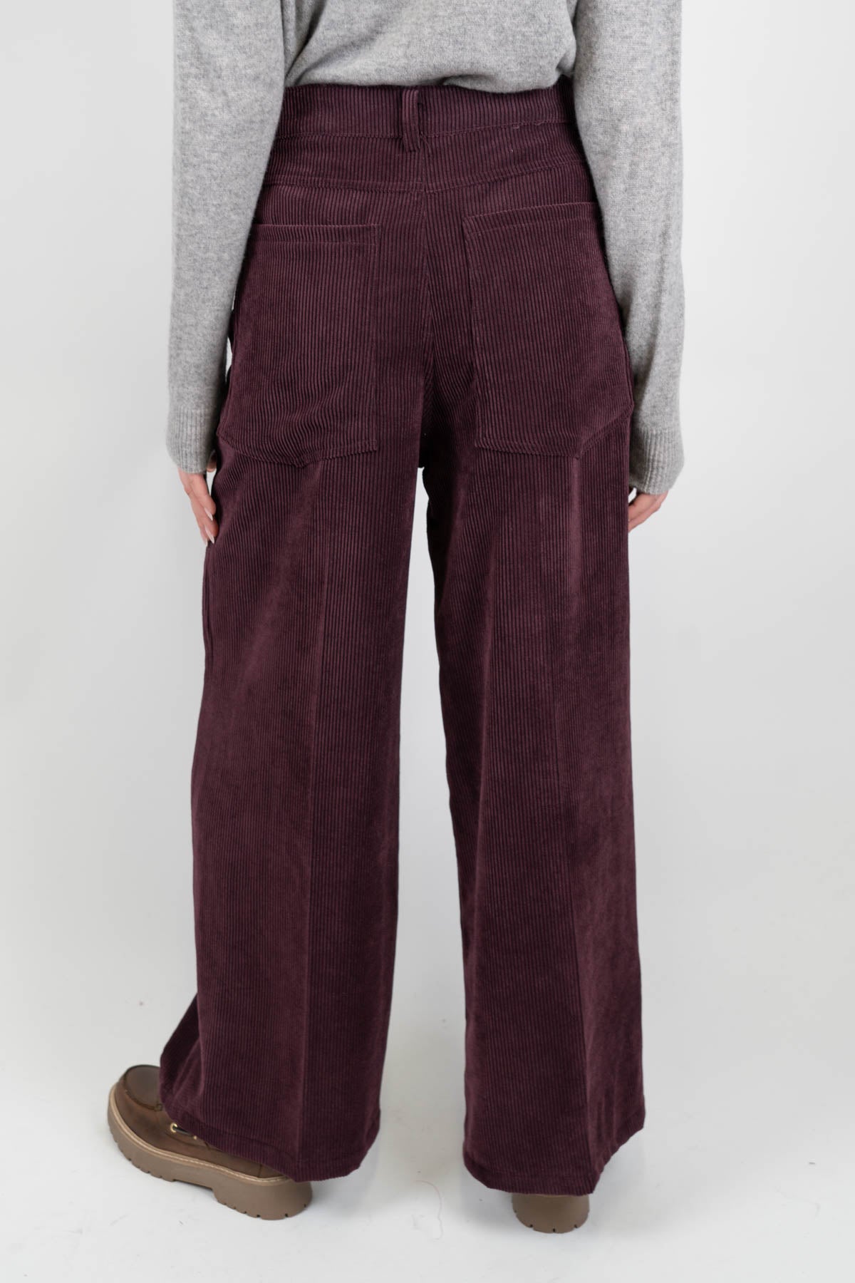 Tensione in - Pantalone palazzo in velluto a coste