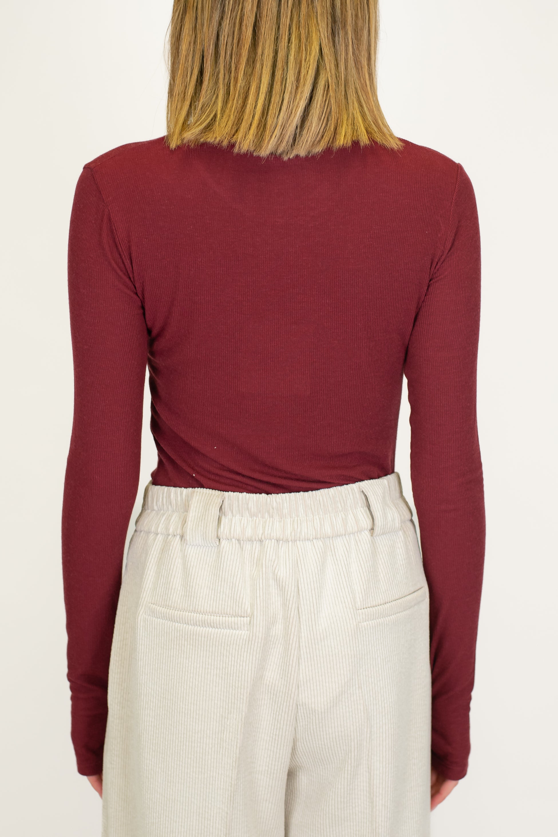 Tensione in - Maglia thumb hole basica in misto cashmere