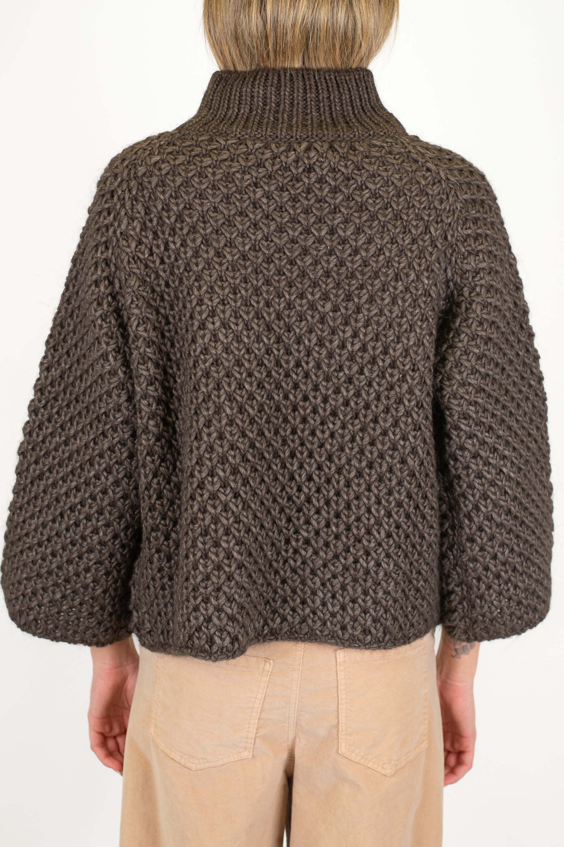 Kontatto - Maglia scollo cratere in misto lana con manica a campana