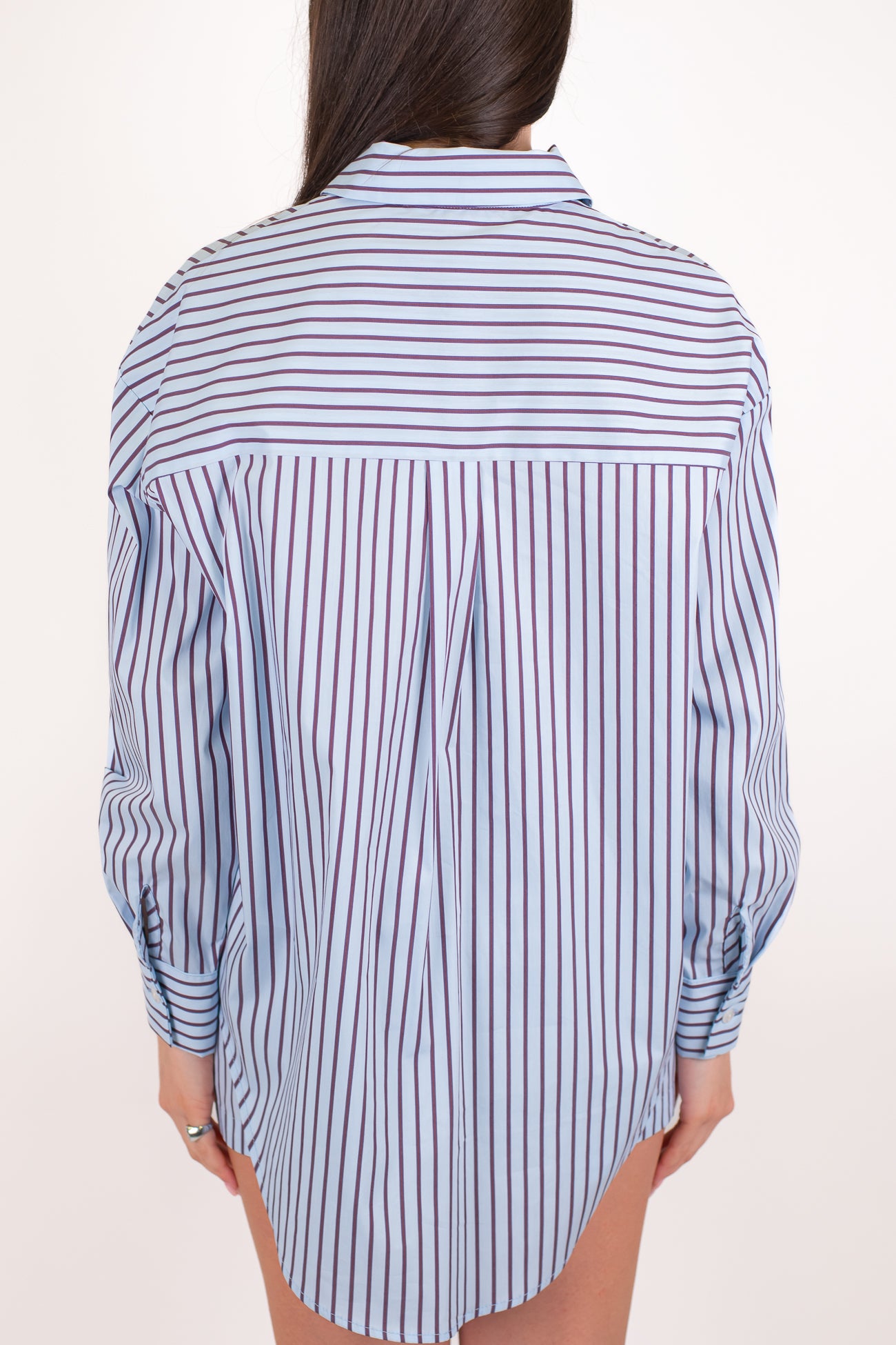 Tensione in - Camicia over fantasia a righe con taschino