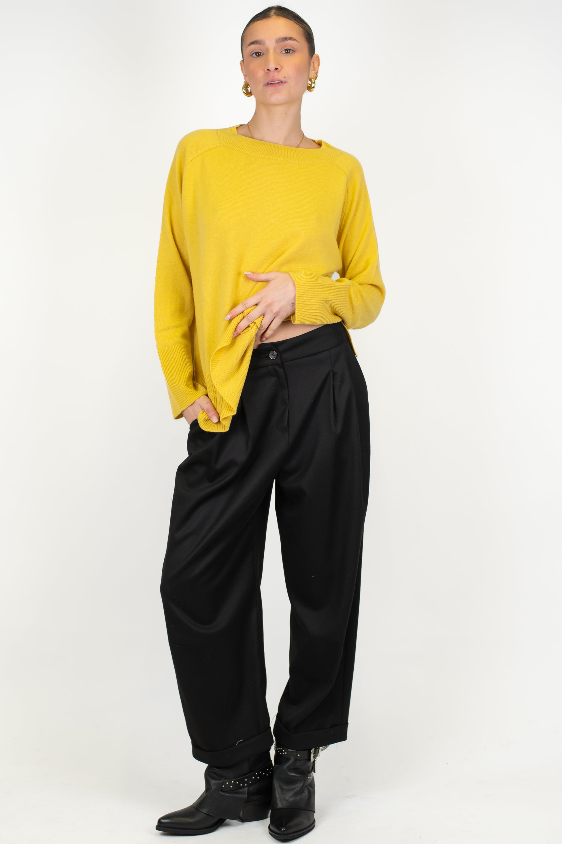 Tensione in - Pantalone regular con pinces