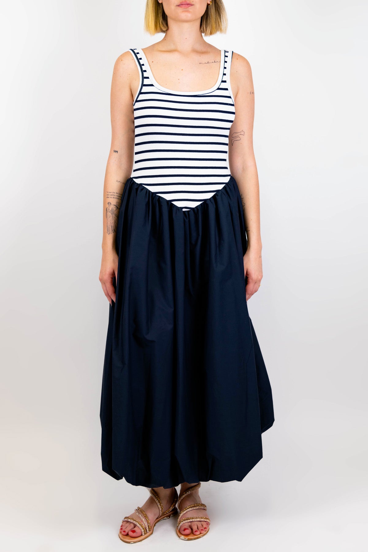 Tensione in - Abito lungo con canotta a costine fantasia righe e gonna tinta unita