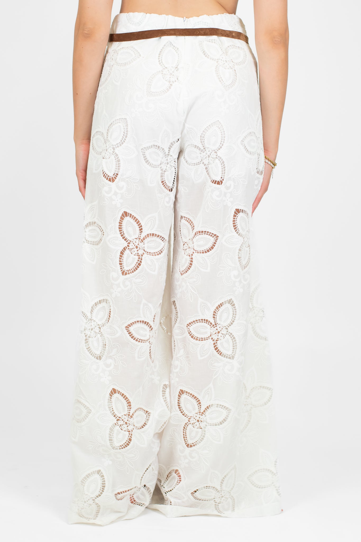 Motel - Patalone palazzo con ricami in pizzo sangallo e chiusura con zip sul retro