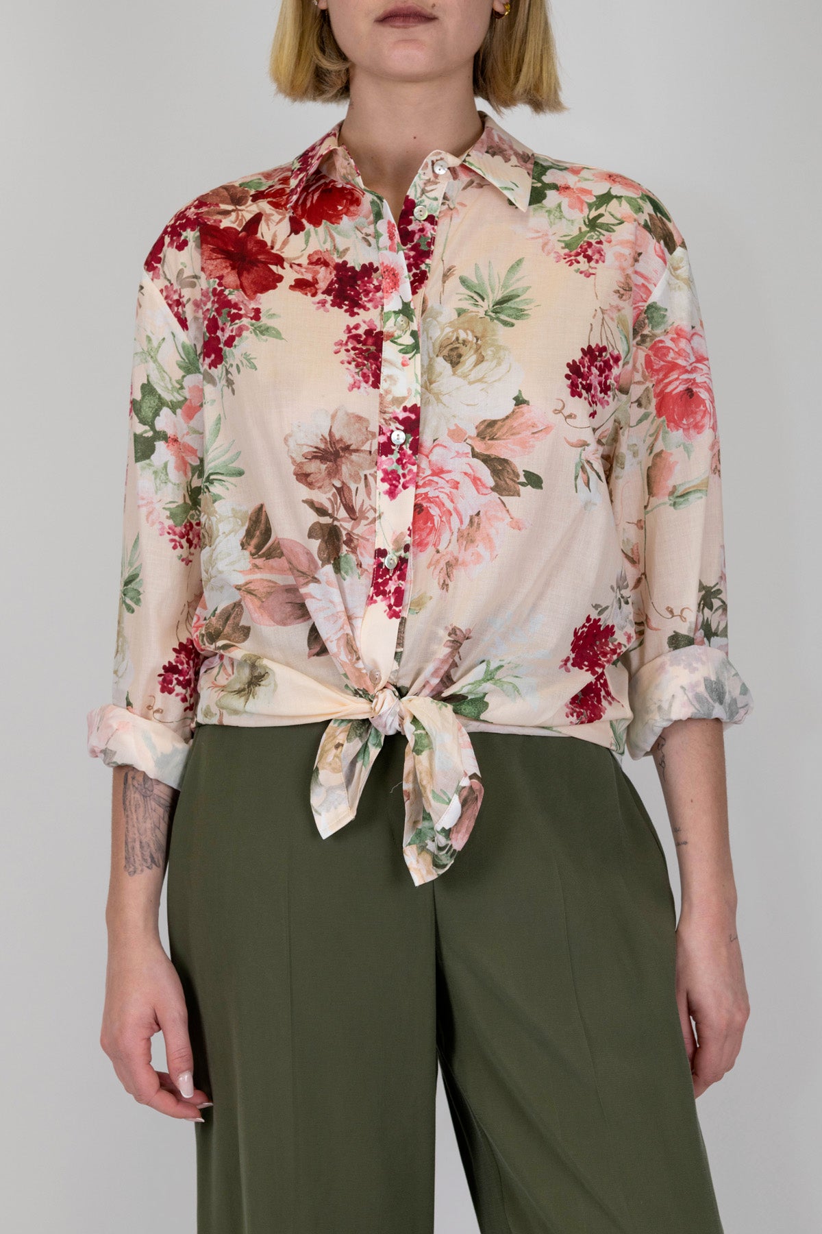 Tensione in - Camicia fantasia floreale in mussola di cotone