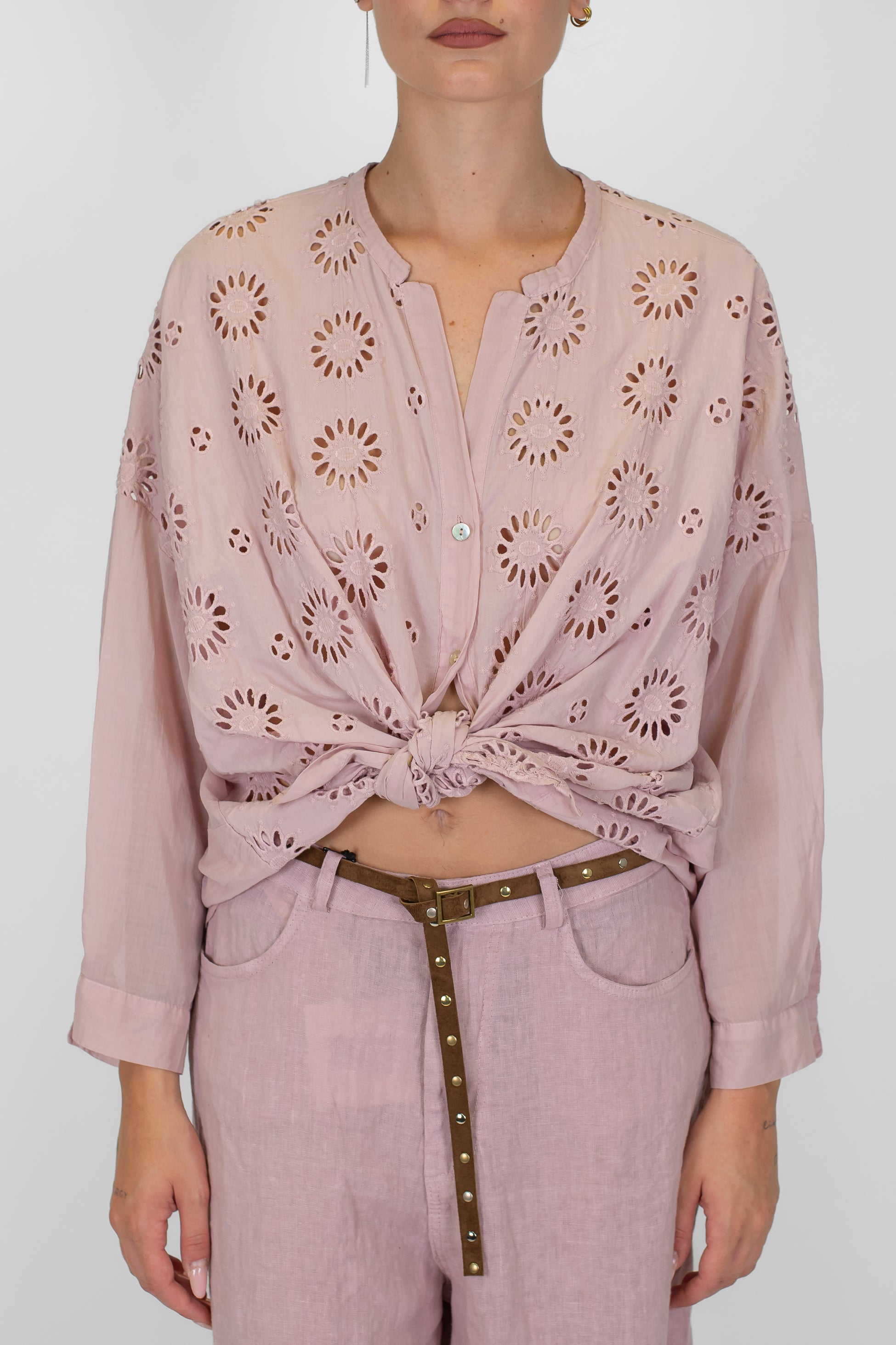 Motel - Camicia in pizzo sangallo con collo coreano