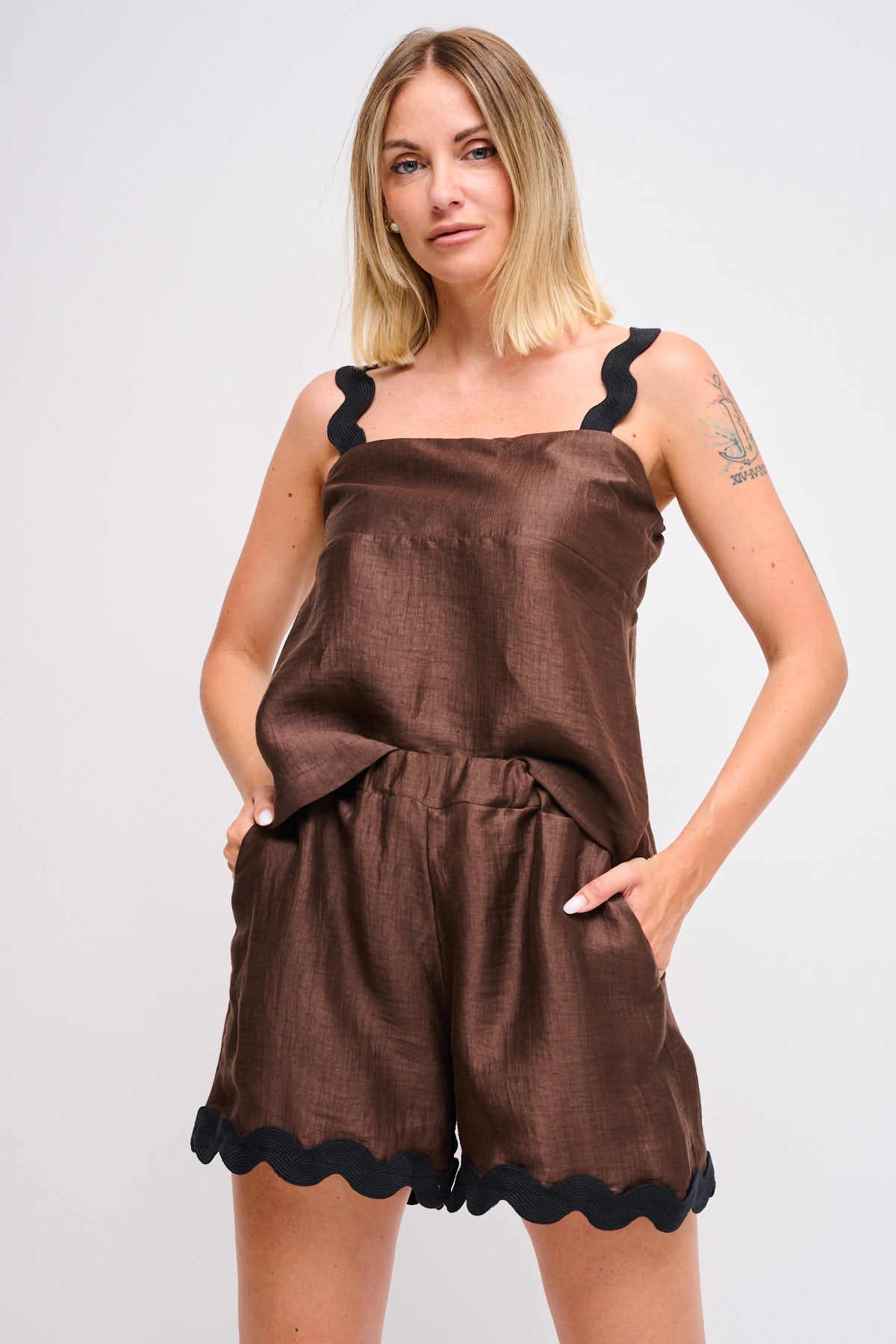 Maryley - Coordinato top e short in lino con profilo a contrasto