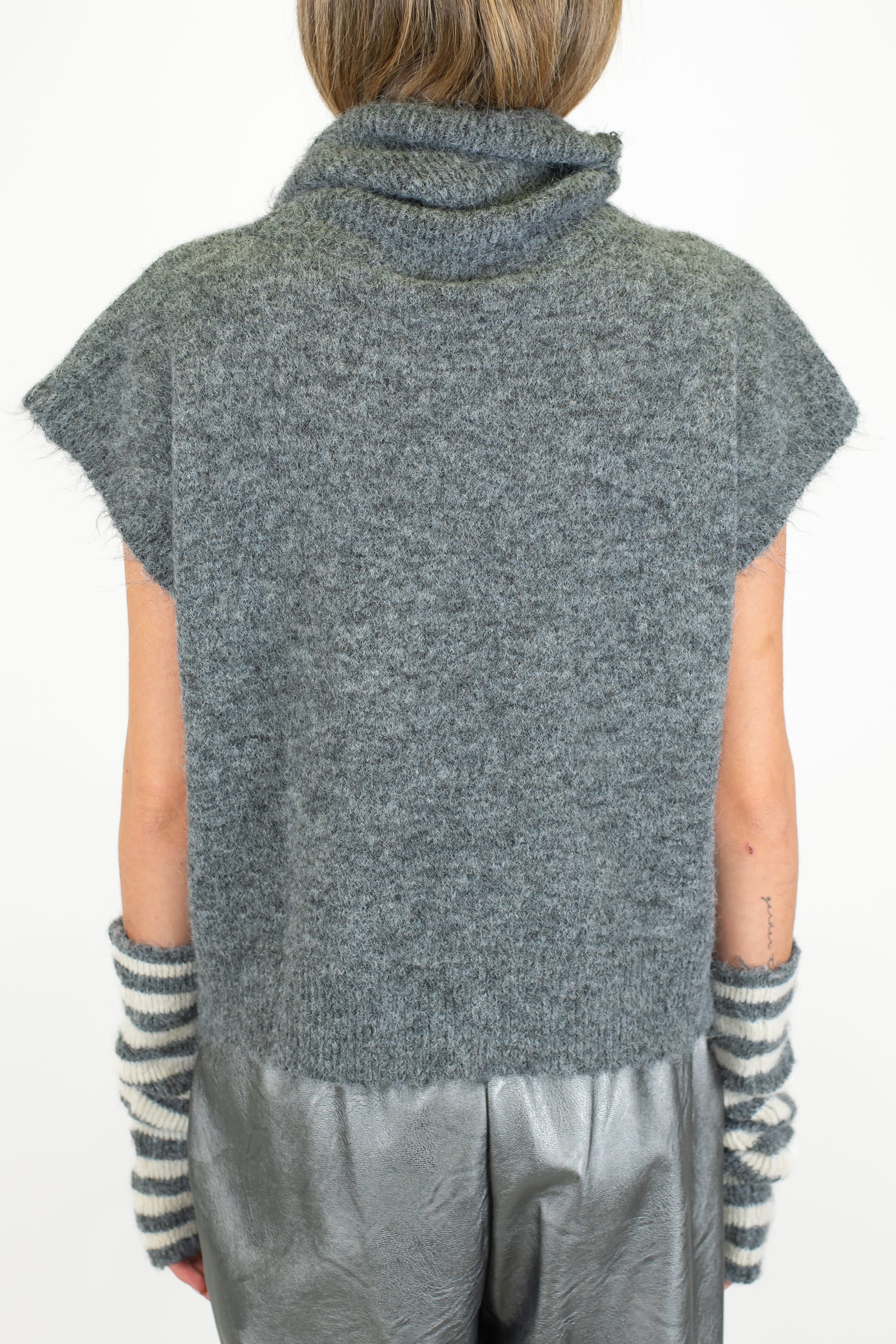 Tensione in - Dolcevita giromaniche in misto lana con manicotti fantasia a righe