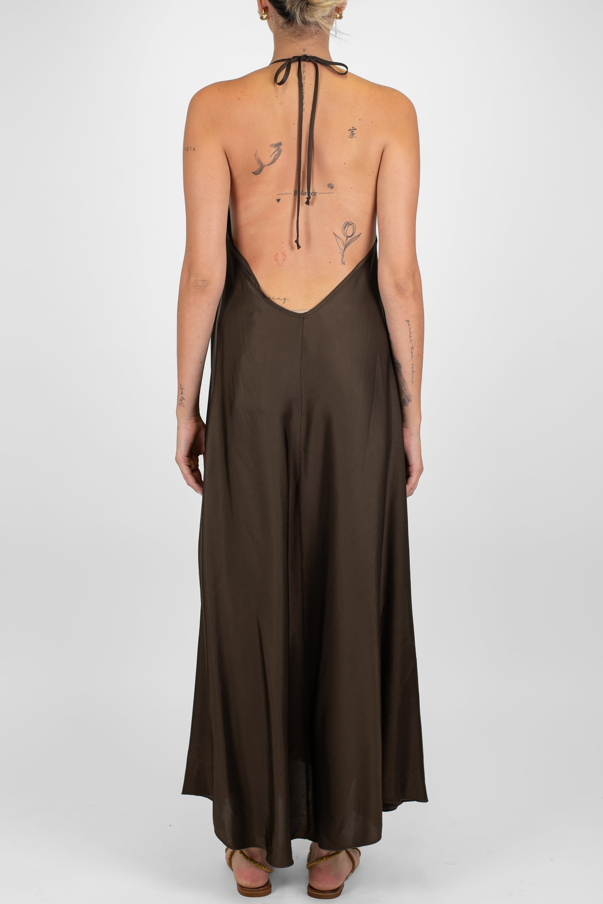 Motel - Abito lungo scollo v con bretelle sottili in satin