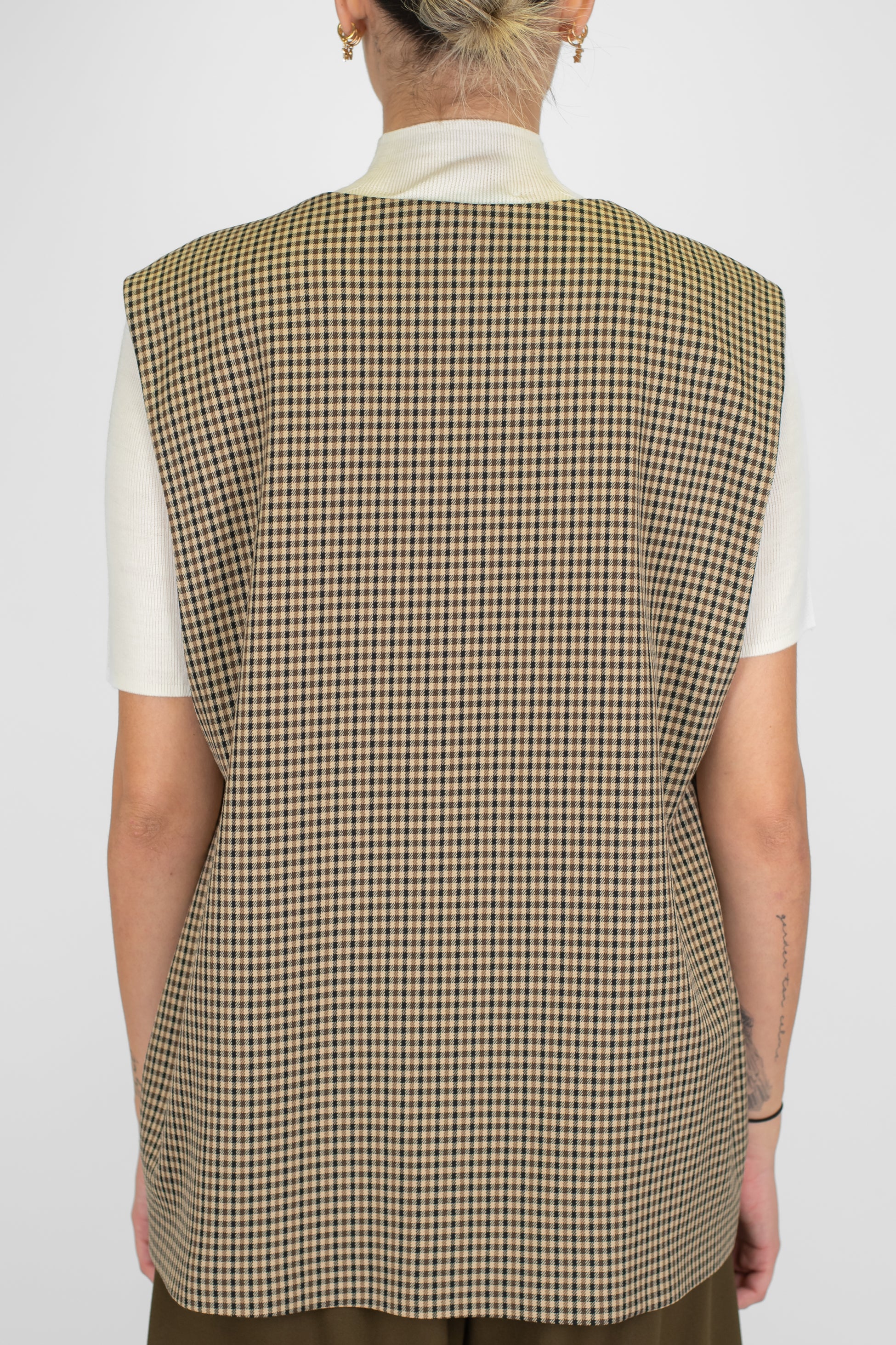 Tensione in - Gilet lungo over microfantasia quadri con chiusura ad un bottone