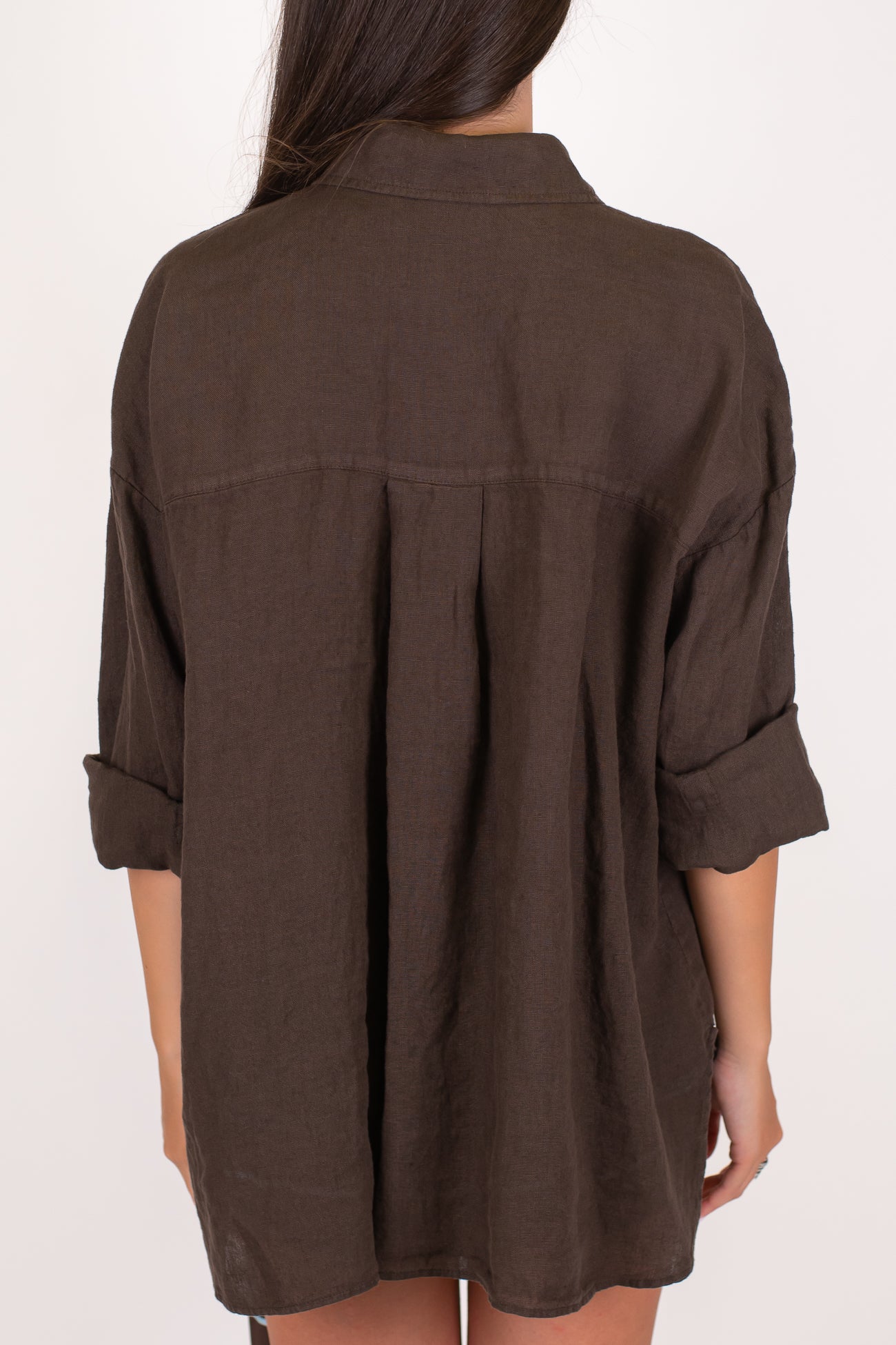 Tensione in - Camicia tinta unita in puro lino