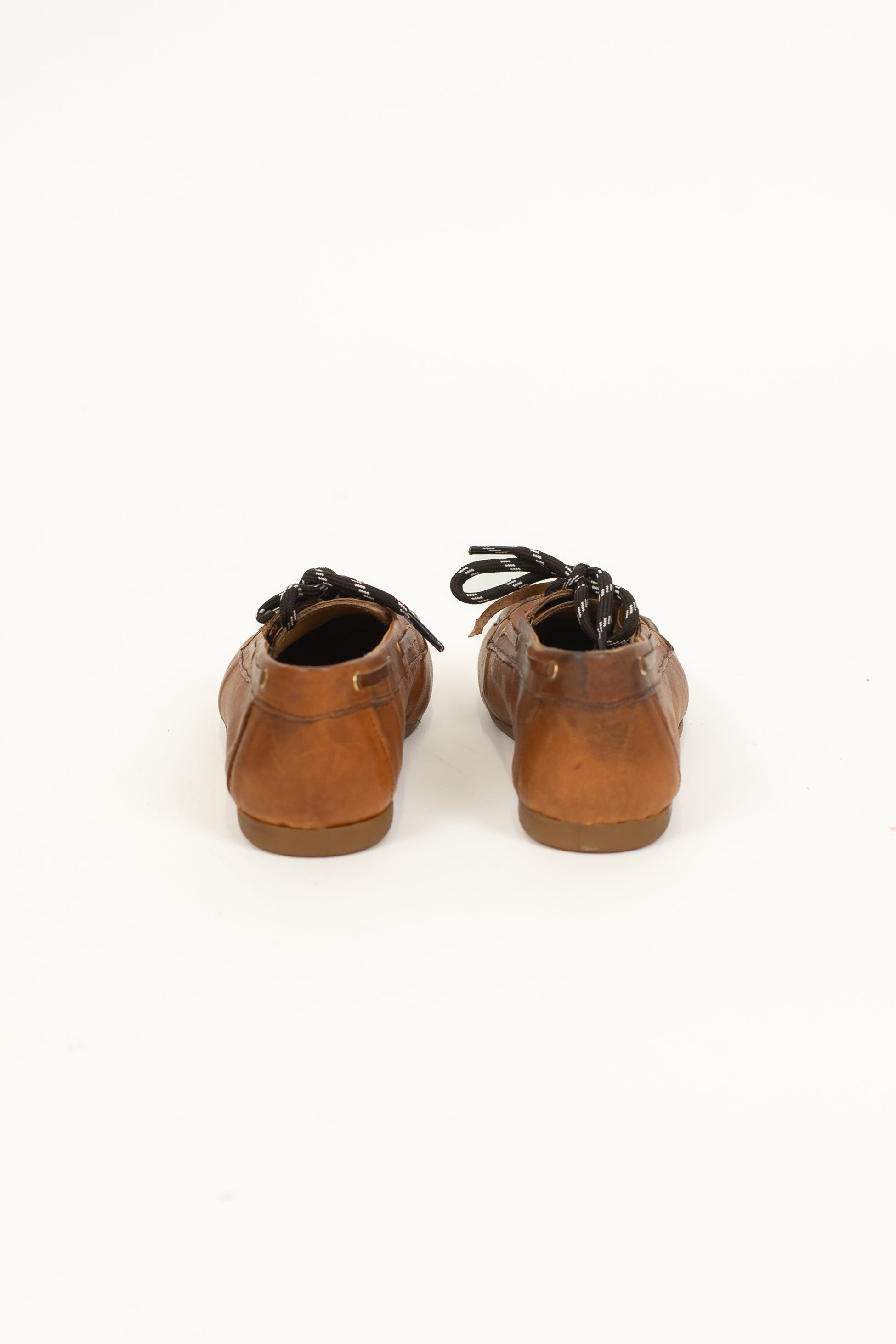 Ovyé - Mocassino in pelle spalmata vintage con lacci