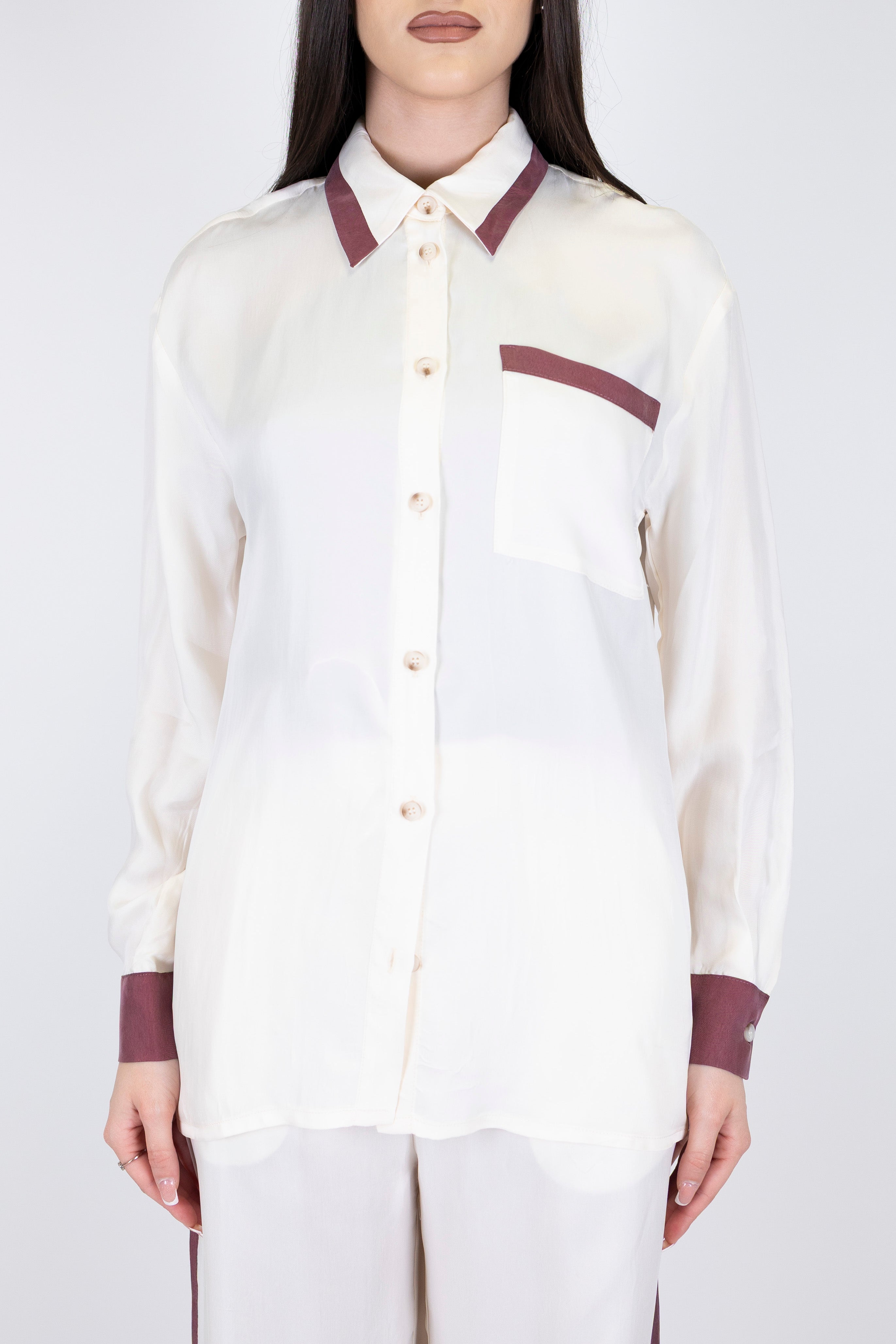Tensione in - Camicia in cupro con inserti a contrasto e taschino