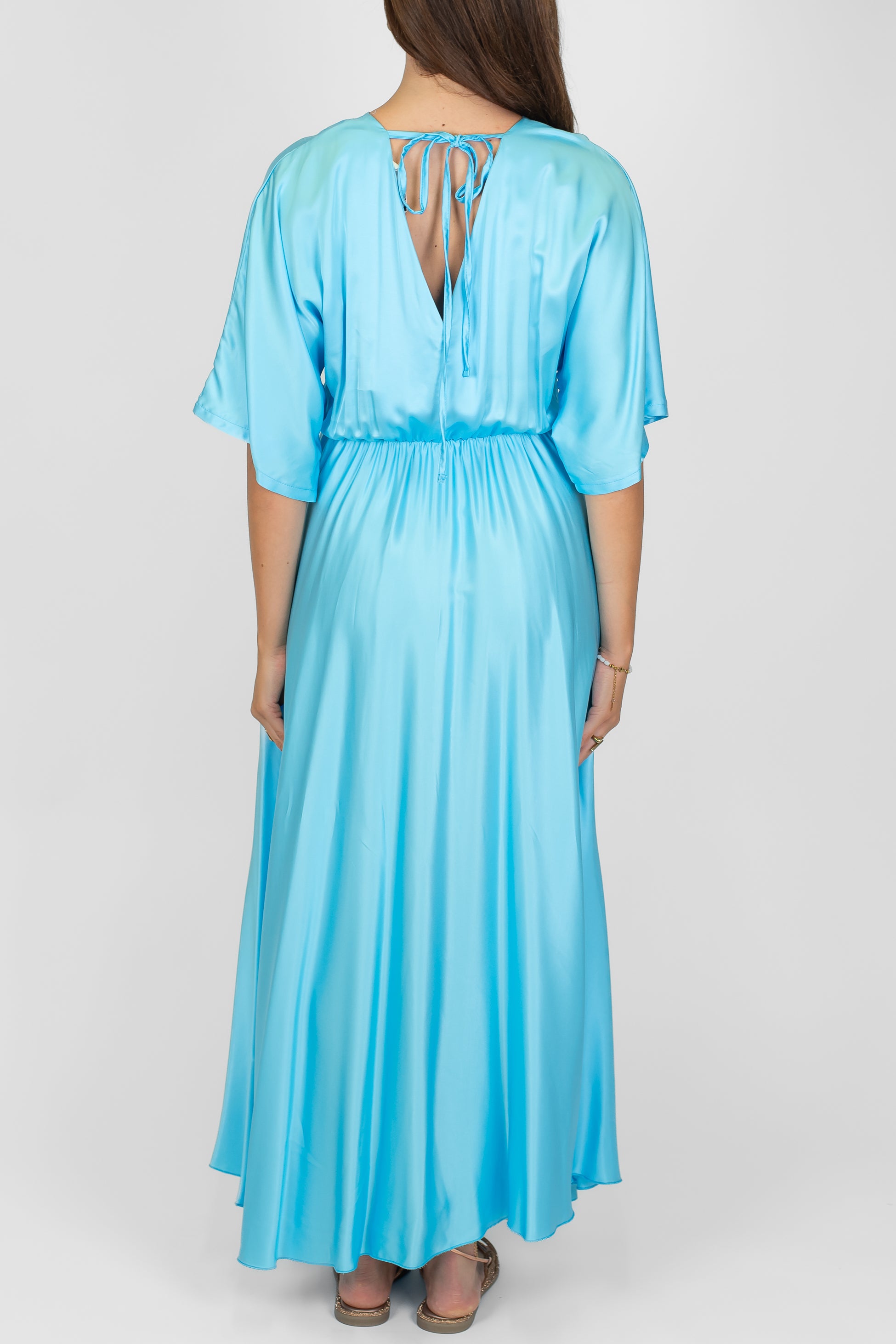 Tensione in - Abito lungo mezzamanica in viscosa con scollo a V ed allaccio sul retro