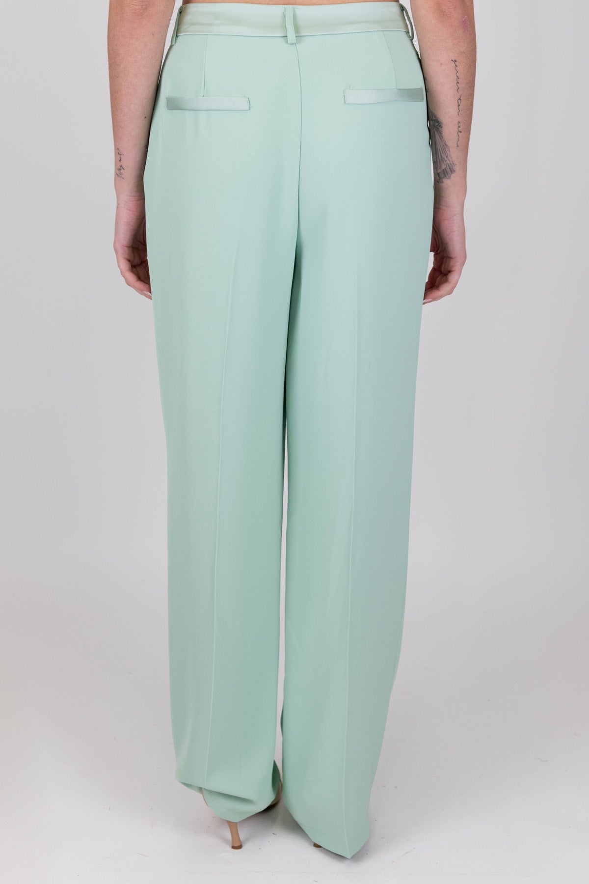 Imperial - Pantalone palazzo in tessuto fluido con pinces e profilo in raso