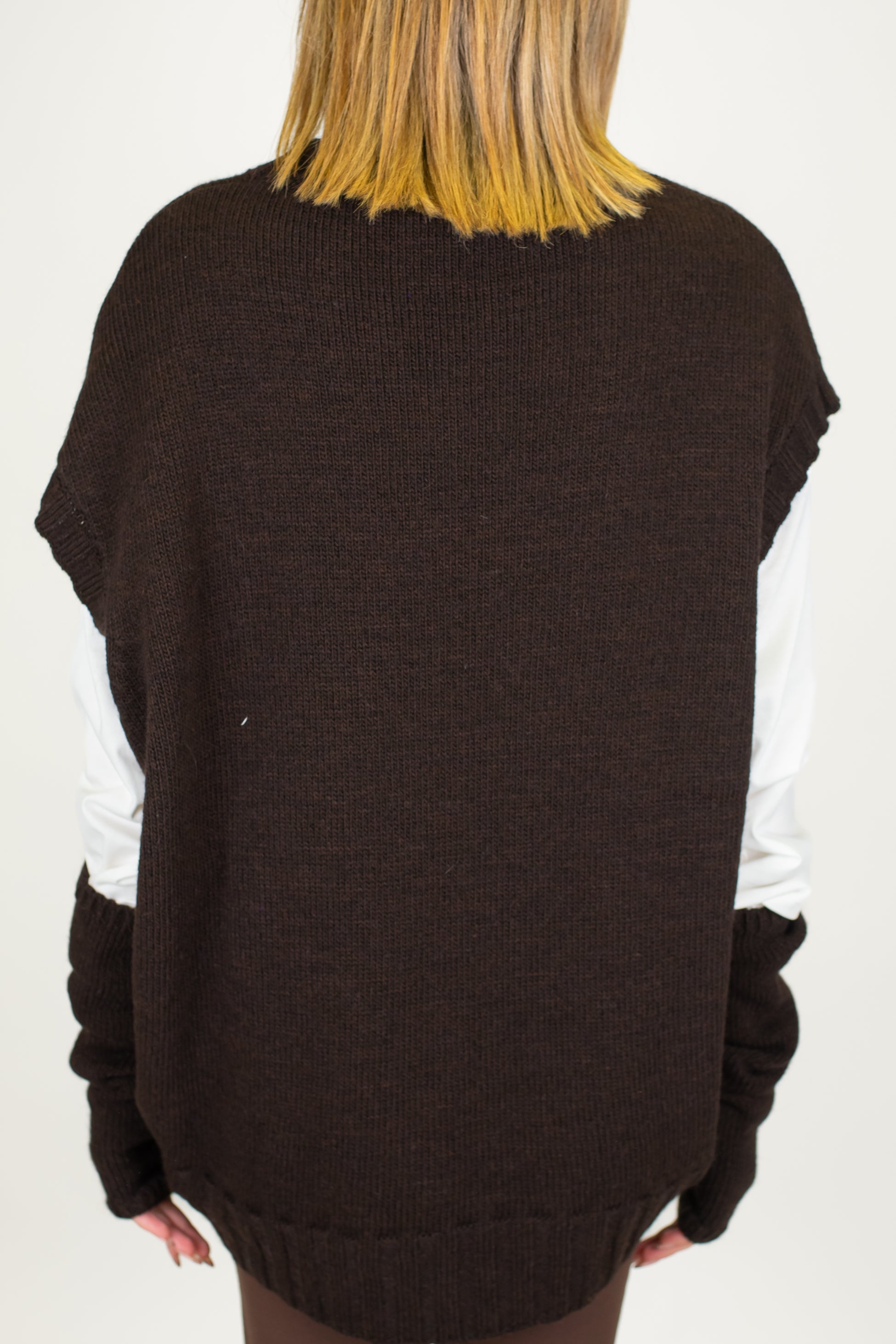 Tensione in - Maglia stondata mezzamanica in misto lana con manicotti