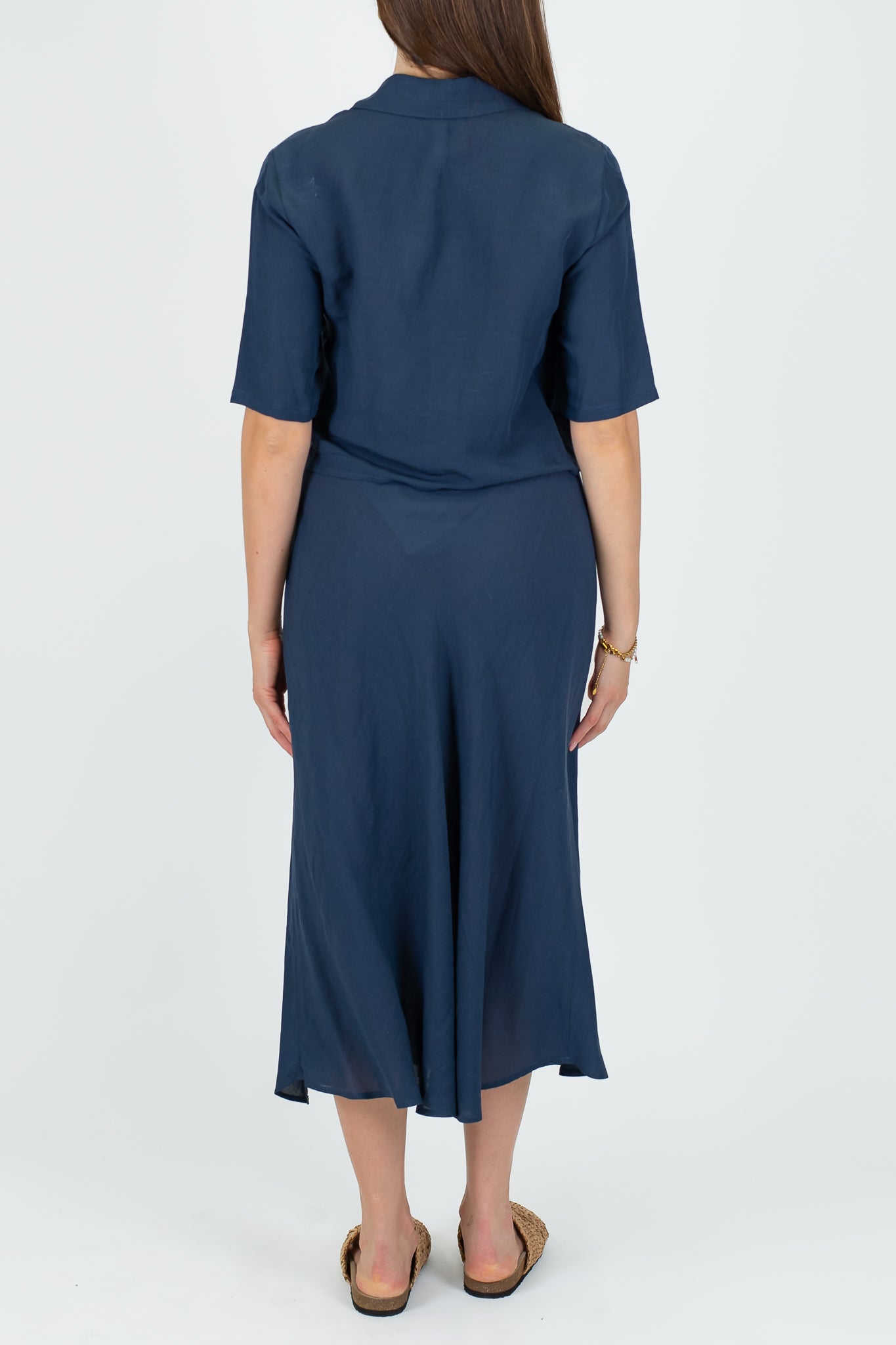 Tensione in - Coordinato in misto viscosa e lino con camicia crop mezzamanica e gonna con elastico in vita