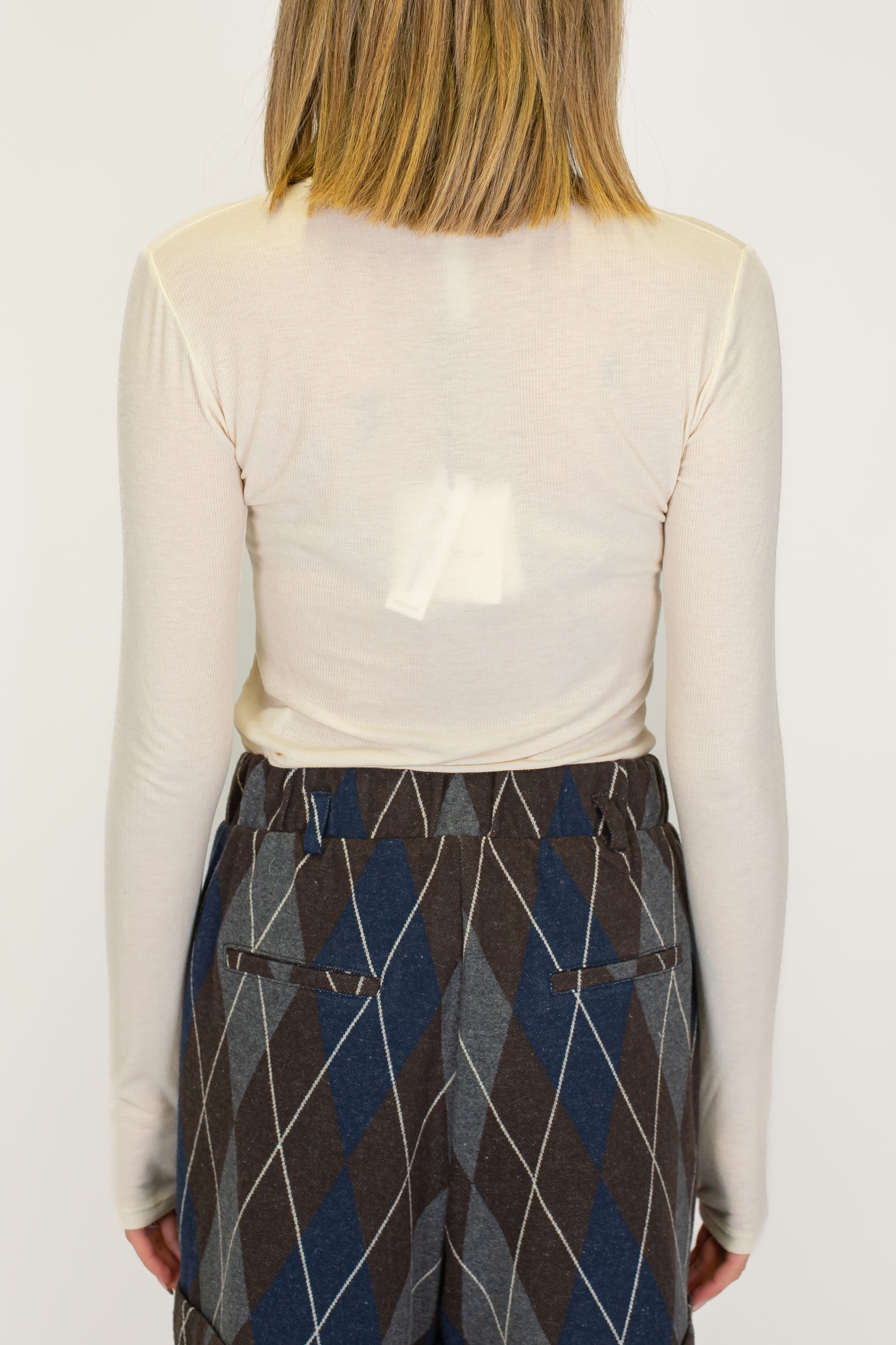 Tensione in - Maglia thumb hole basica in misto cashmere