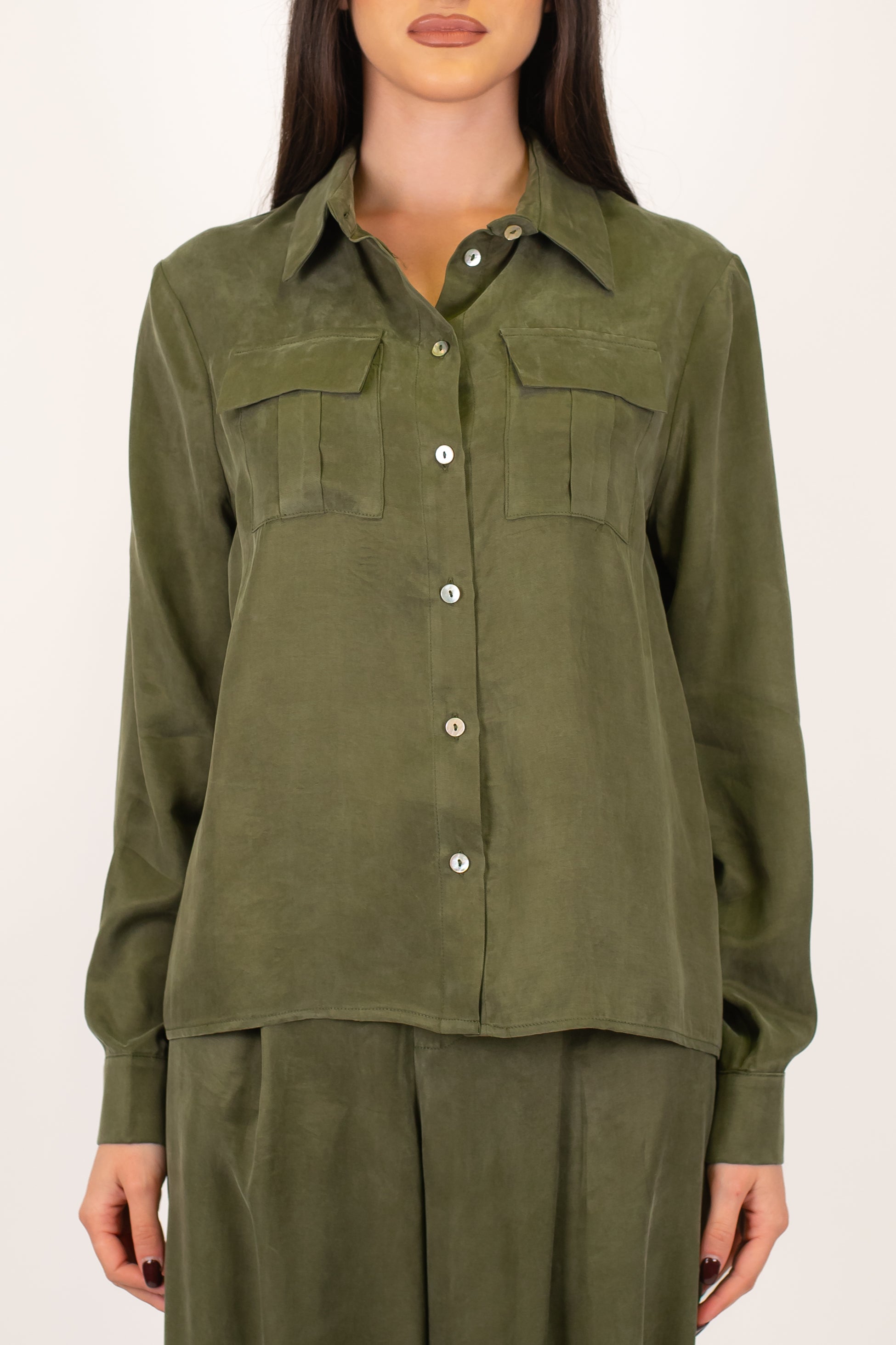 Tensione in - Camicia in lyocell effetto seta con taschini