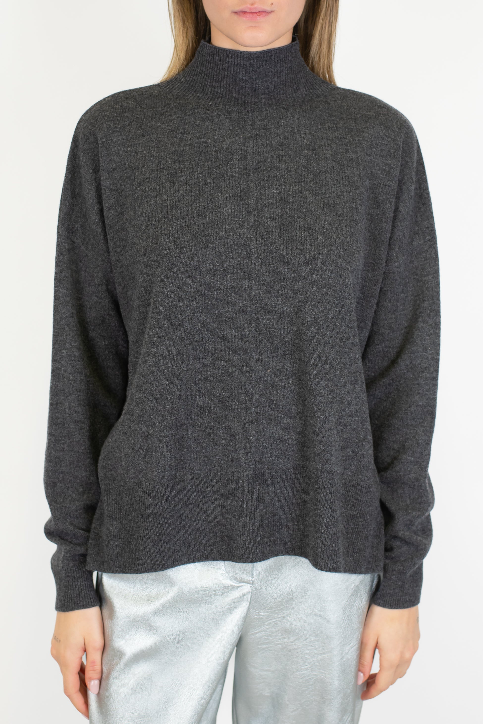 Tensione in - Maglia scollo cratere in 100% lana