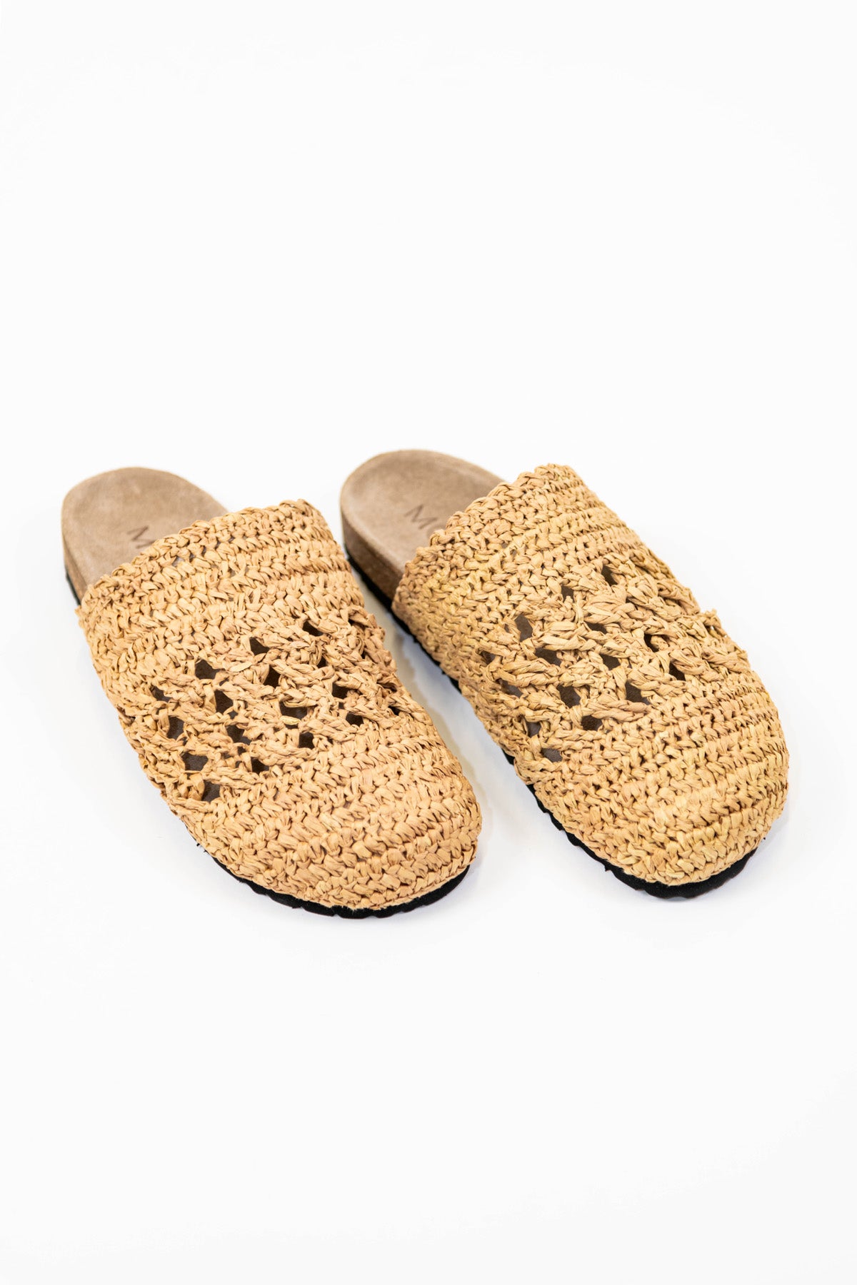 Sabot in rafia con tomaia in pelle camosciata e suola in gomma