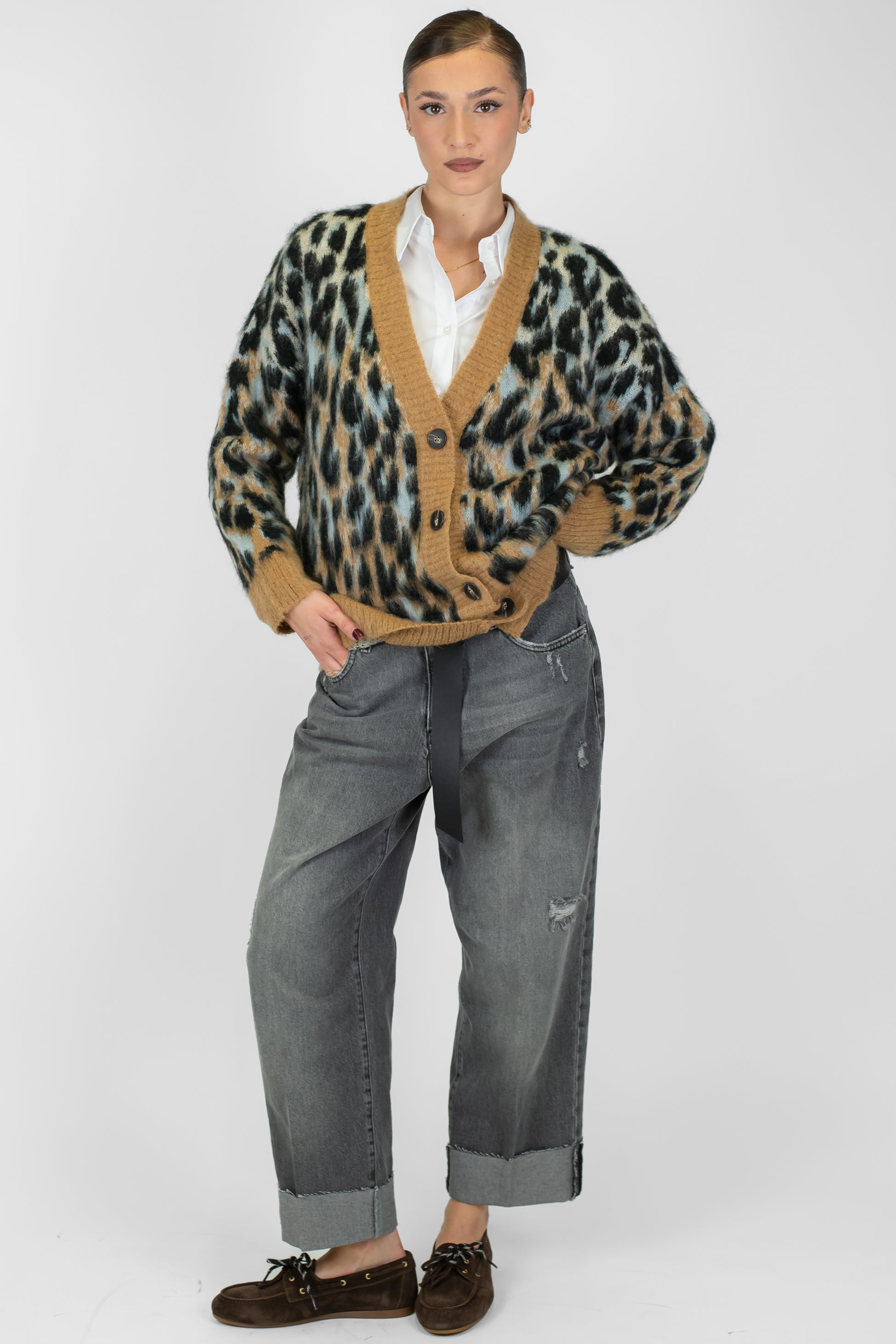 Tensione in - Cardigan over fantasia animalier con scollo a V