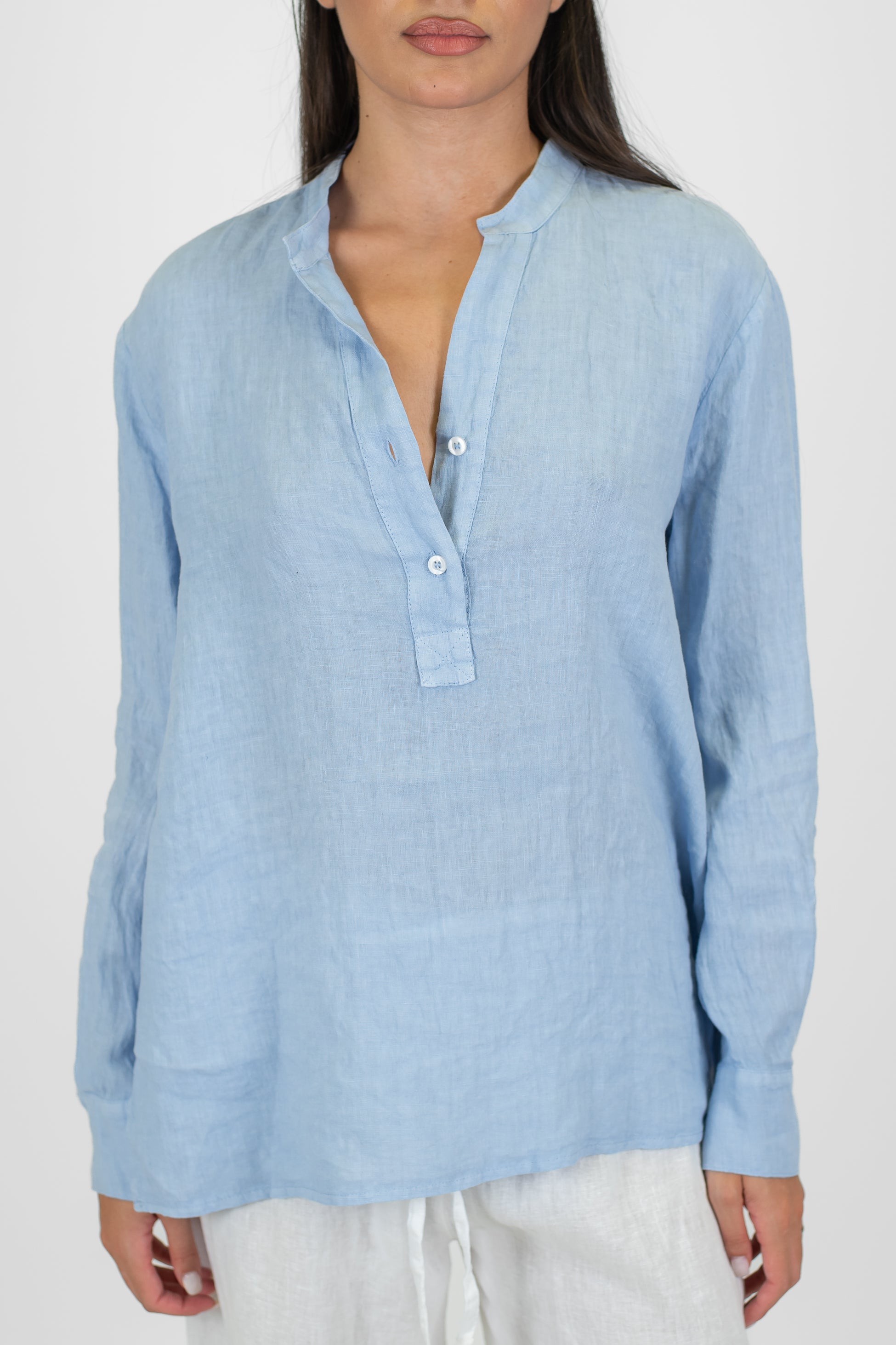 Tensione in - Camicia collo coreano in puro lino