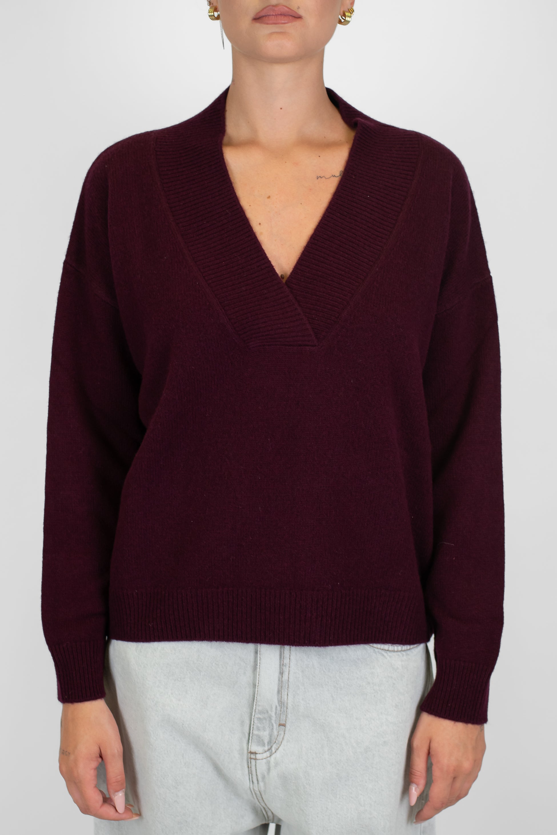 Tensione in - Maglia over scollo a V in pura lana