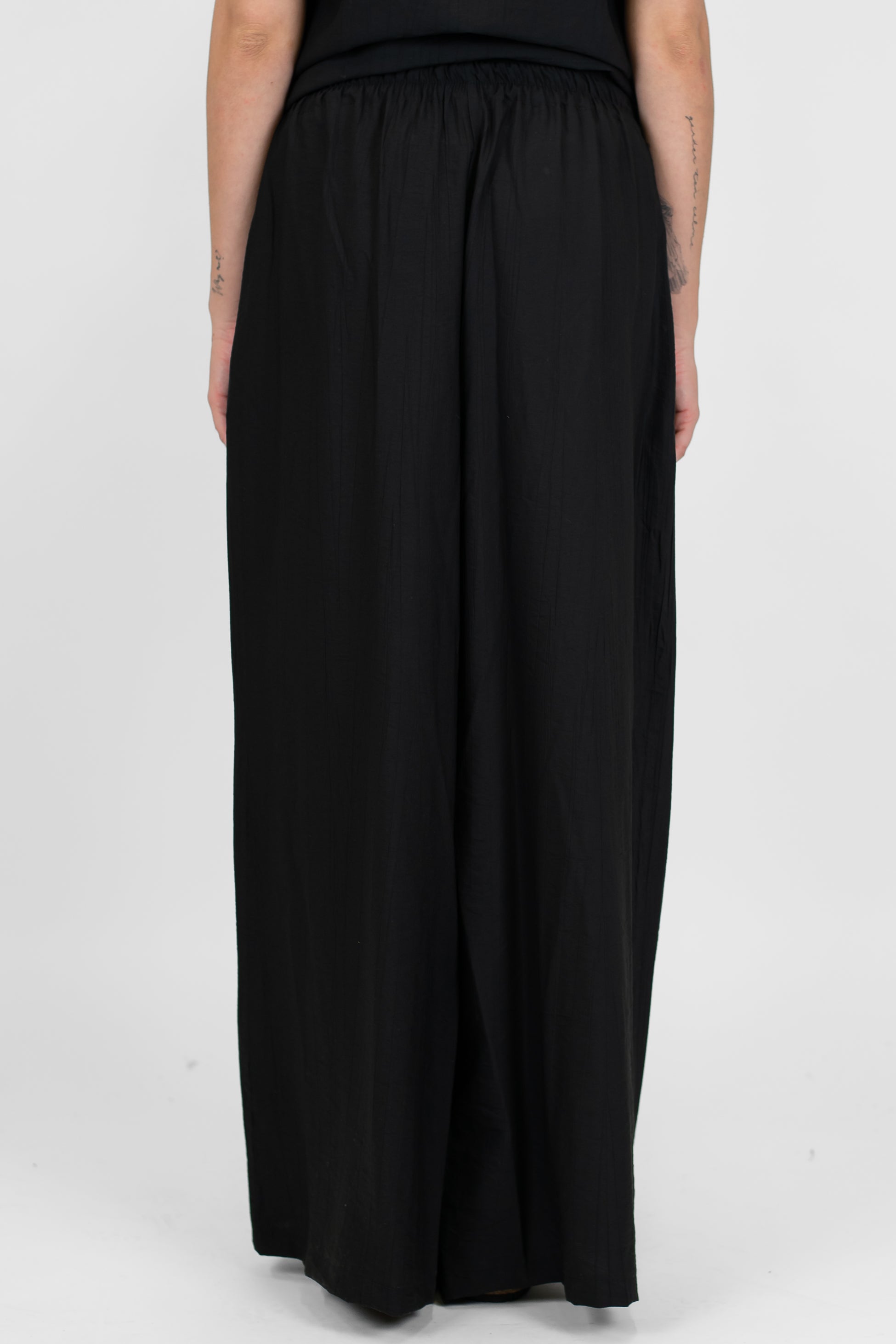 Tensione in - Coordinato t-shirt e pantalone palazzo con coulisse in viscosa leggera