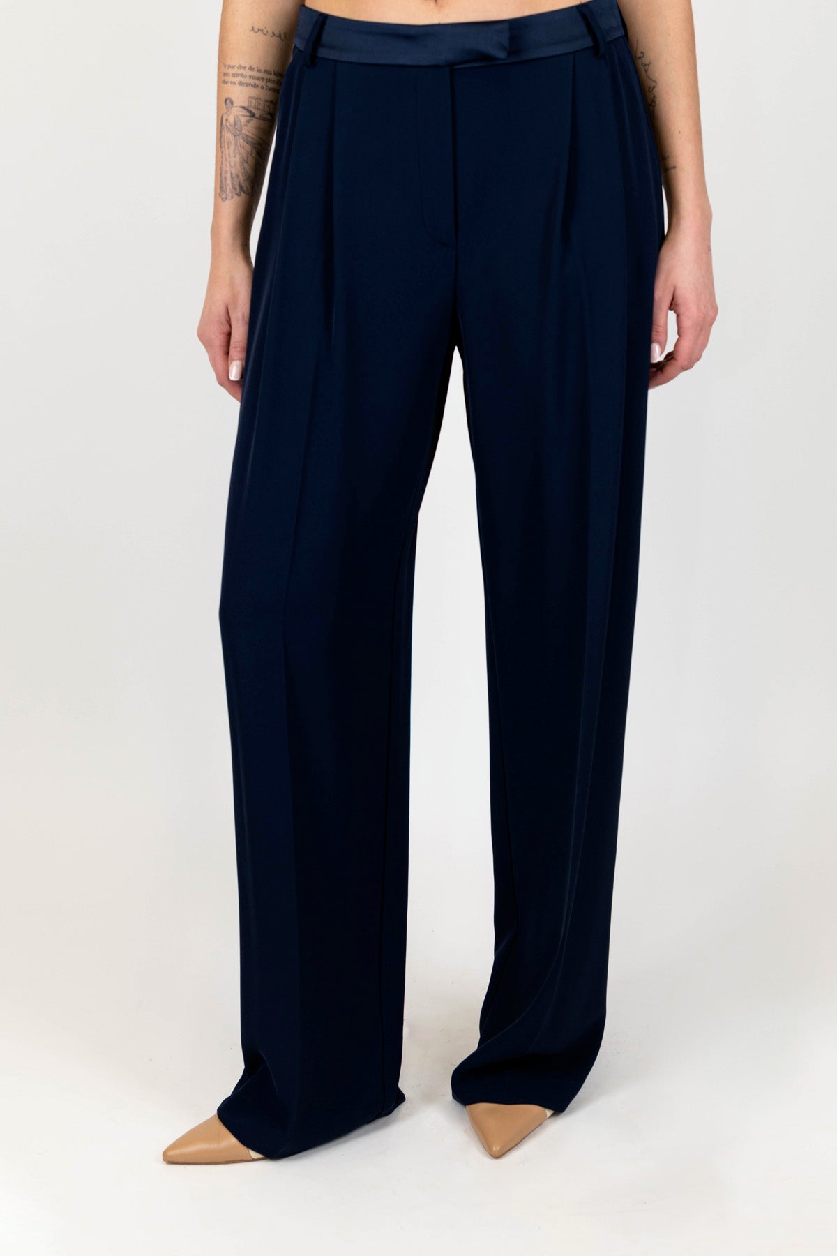 Imperial - Pantalone palazzo in tessuto fluido con pinces e profilo in raso