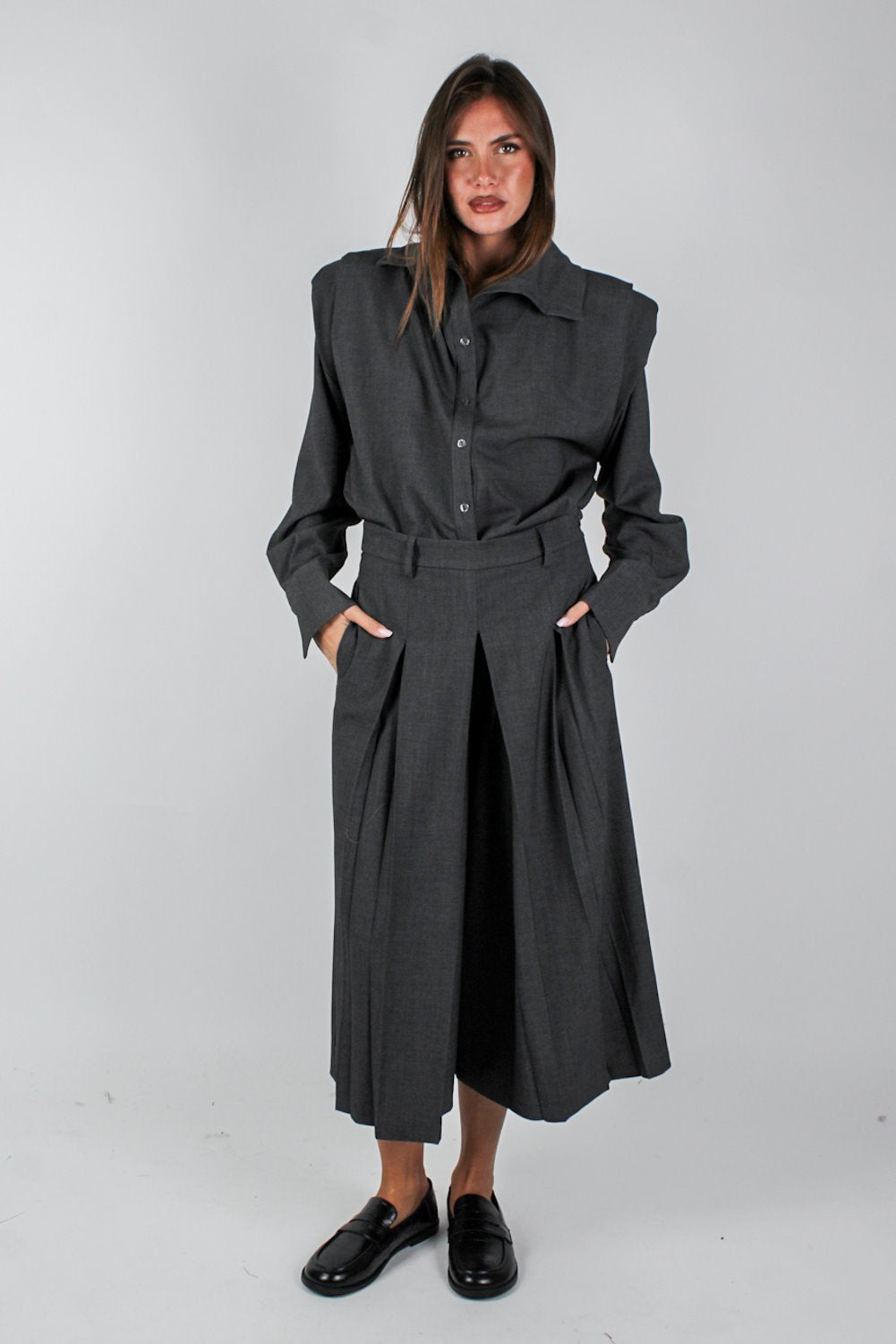 Tensione in - Camicia a scatola con spalla a sbuffo