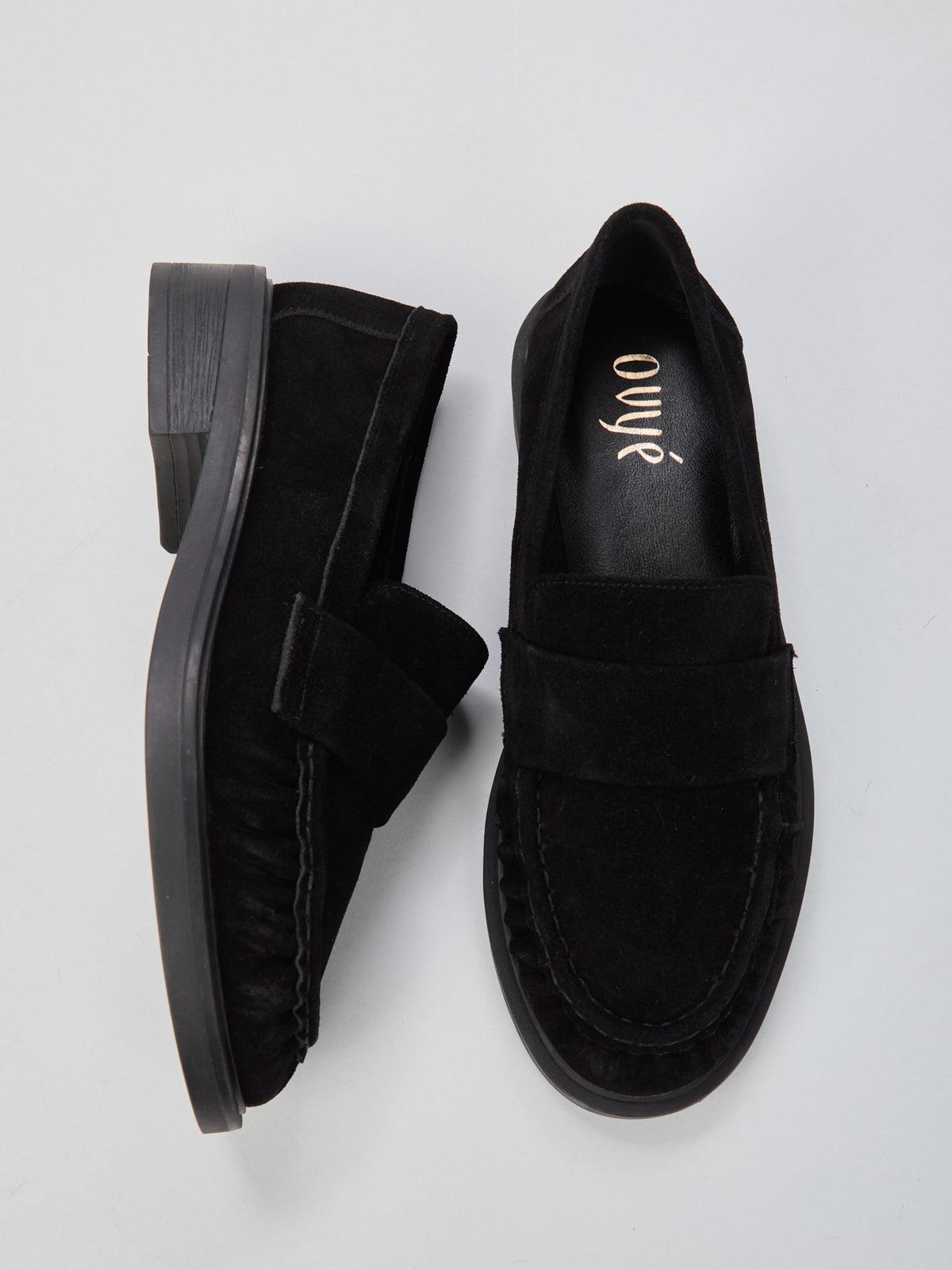 Ovyè - Mocassino in suede con punta arricciata
