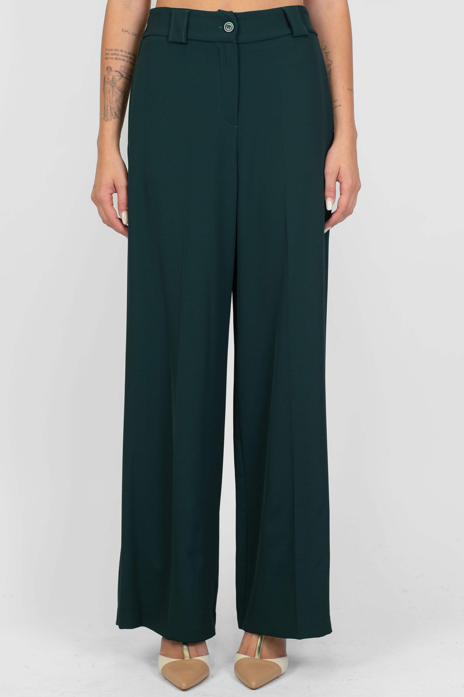 Tensione in - Coordinato gilet e pantalone palazzo in tessuto fluido con elastico sul retro