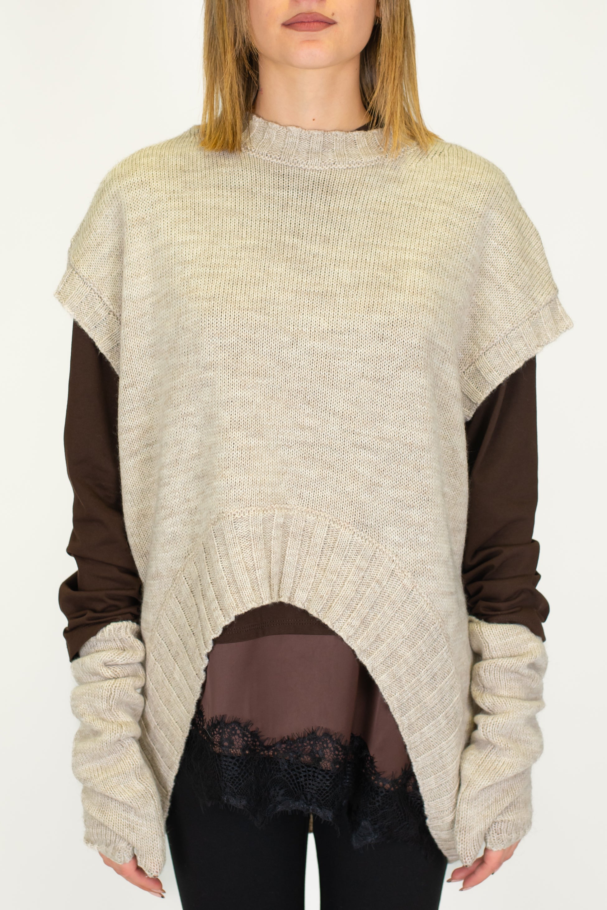 Tensione in -Maglia stondata mezzamanica in misto lana con manicotti