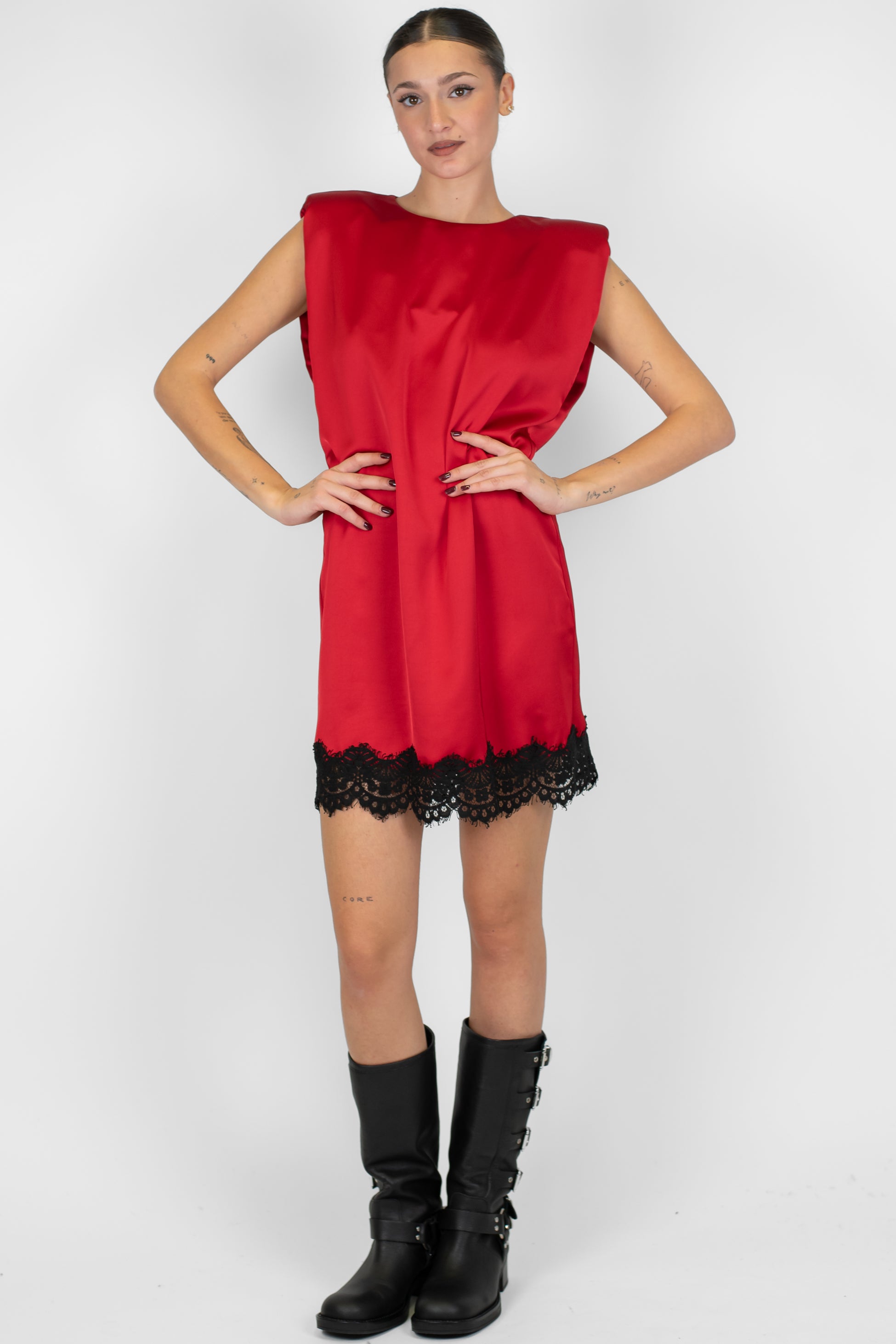 Motel - Abito corto in raso con spalline e pizzo sul fondo