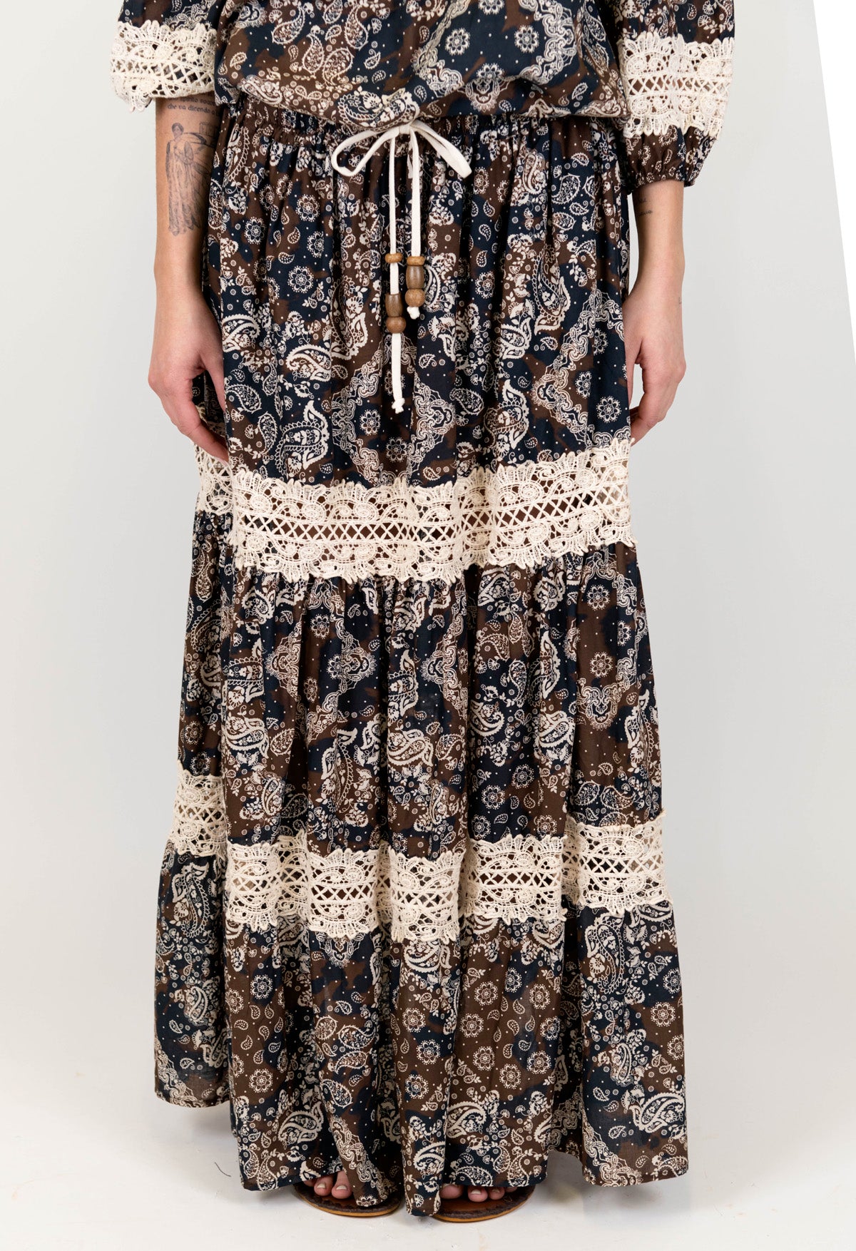 Motel - Gonna fantasia bandana in cotone con balze in crochet