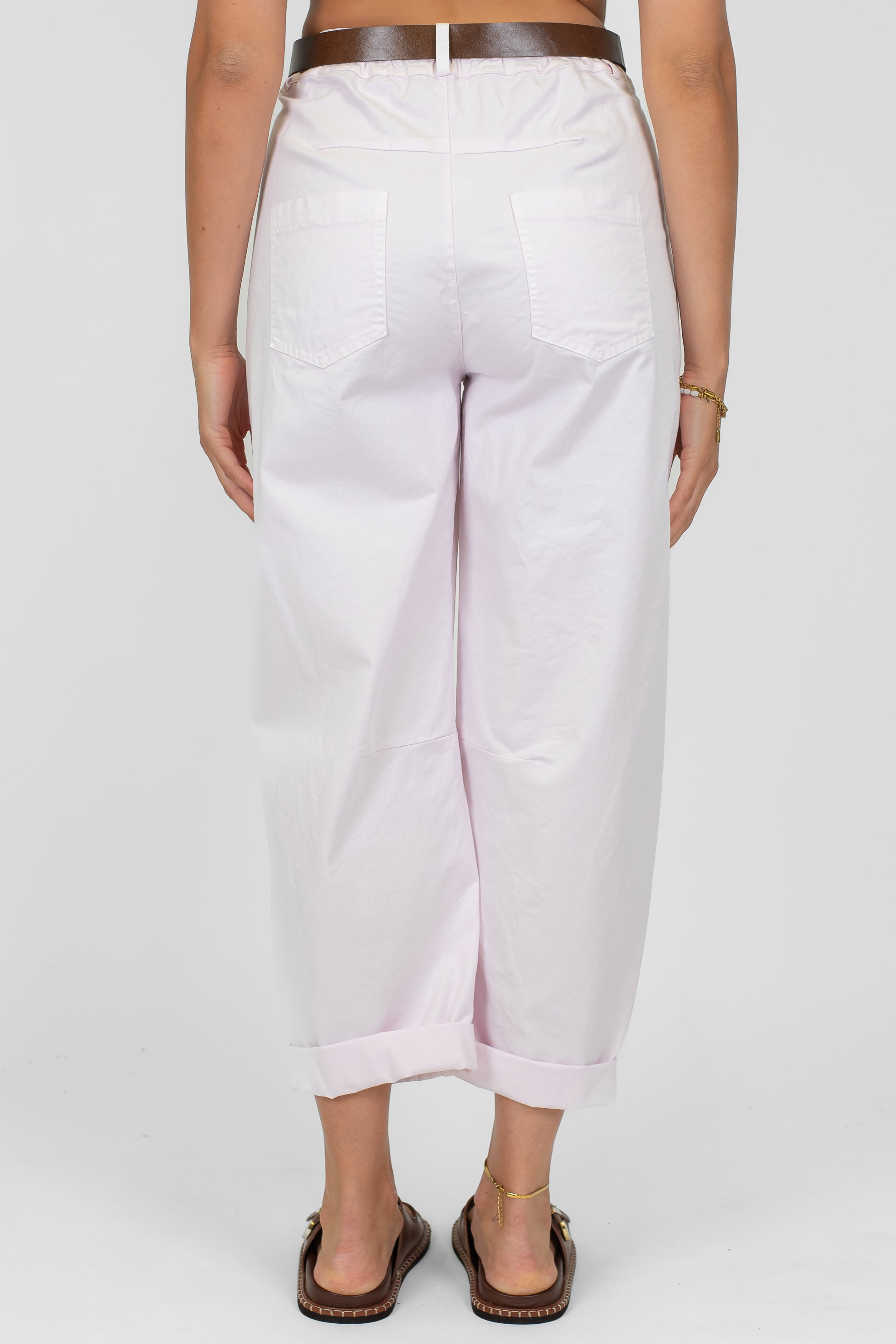 Tensione in - Pantalone modello balloon con elastico sul retro