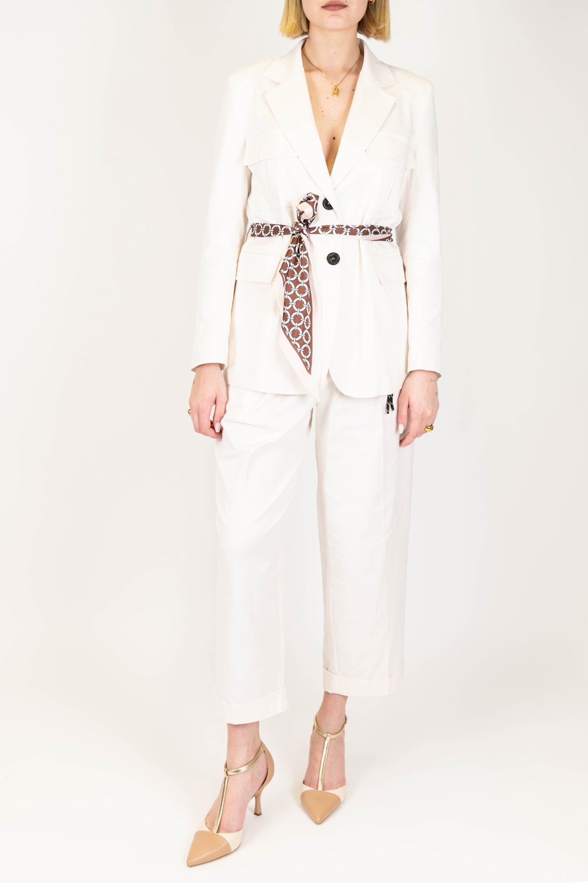 Maryley - Giacca sahariana con doppio taschino e cintura foulard