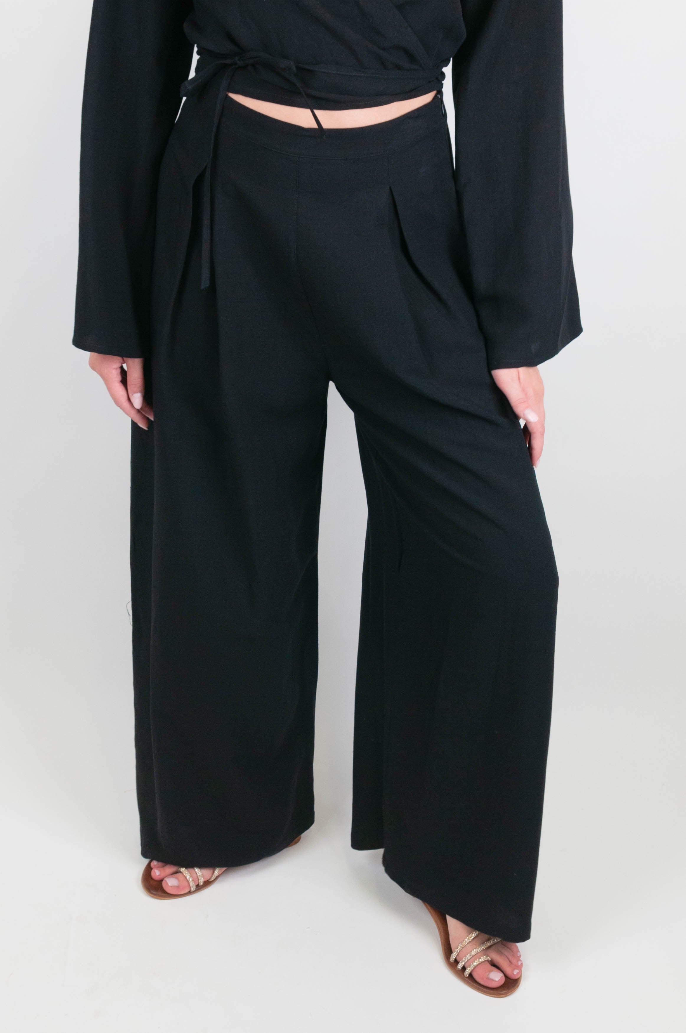 Tensione in - Pantalone palazzo in misto lino con pinces e chisura con zip laterale