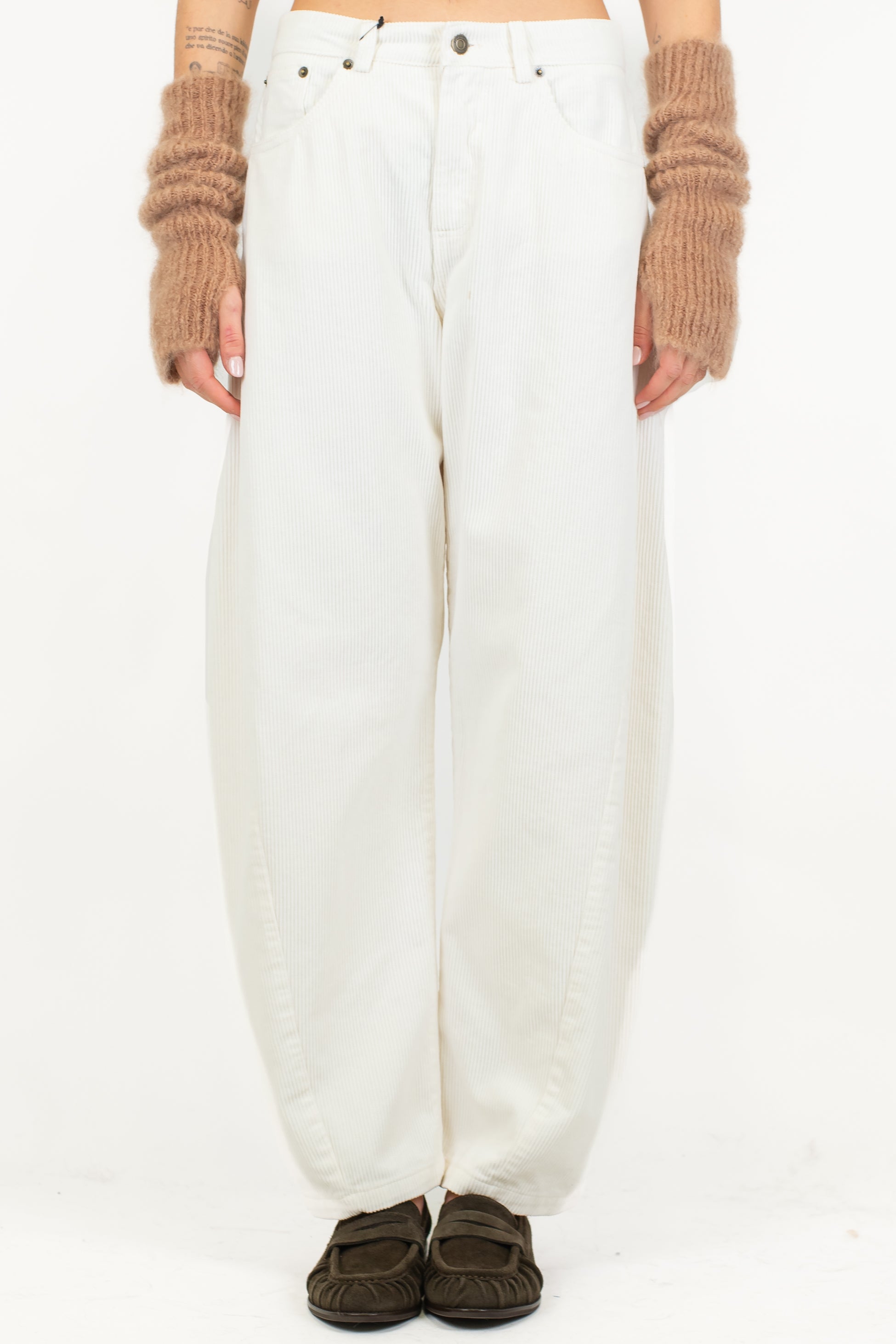 Tensione in - Pantalone balloon in velluto mille righe