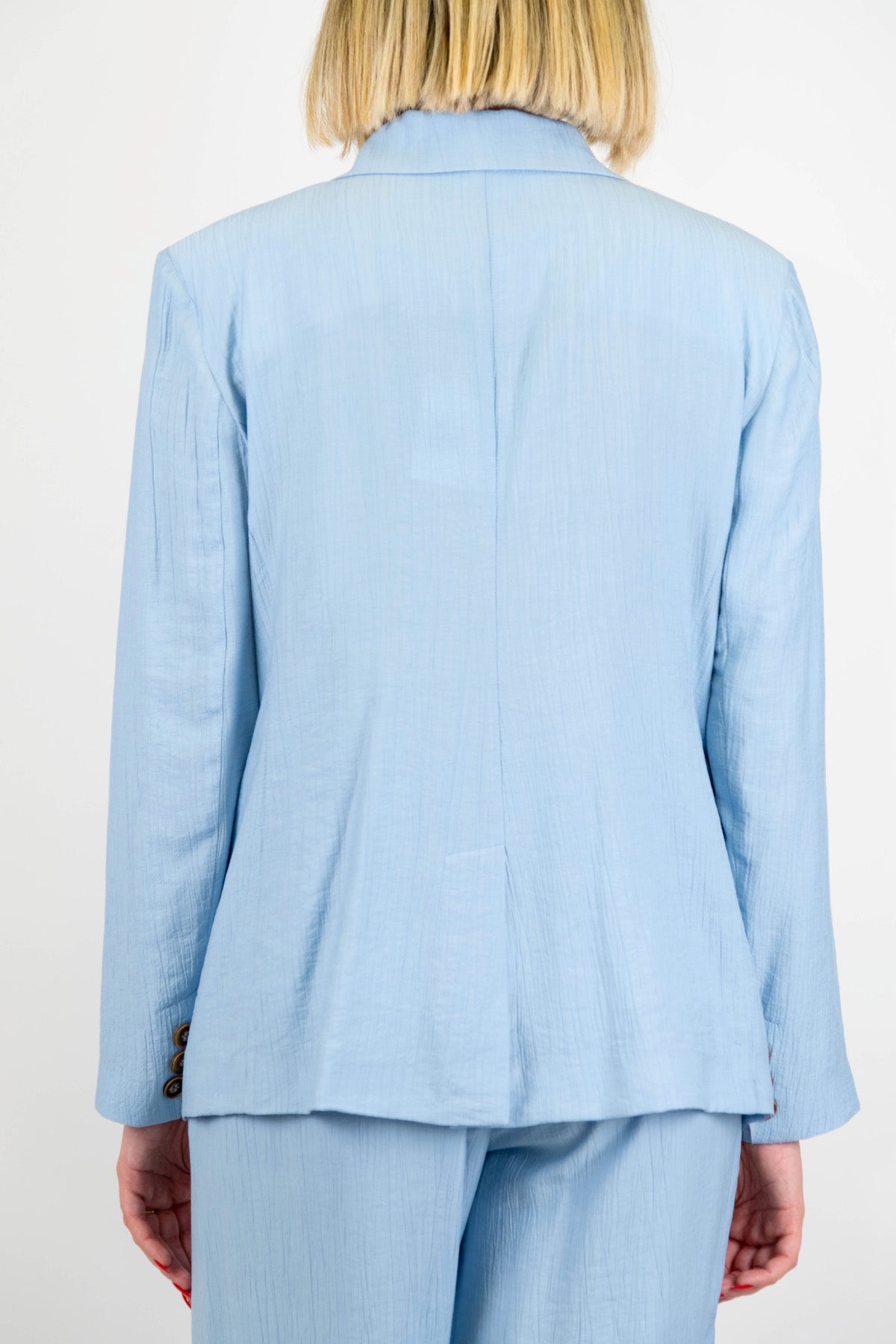 Tensione in - Tailleur in viscosa leggera con giacca monopetto e pantalone palazzo con elastico sul retro