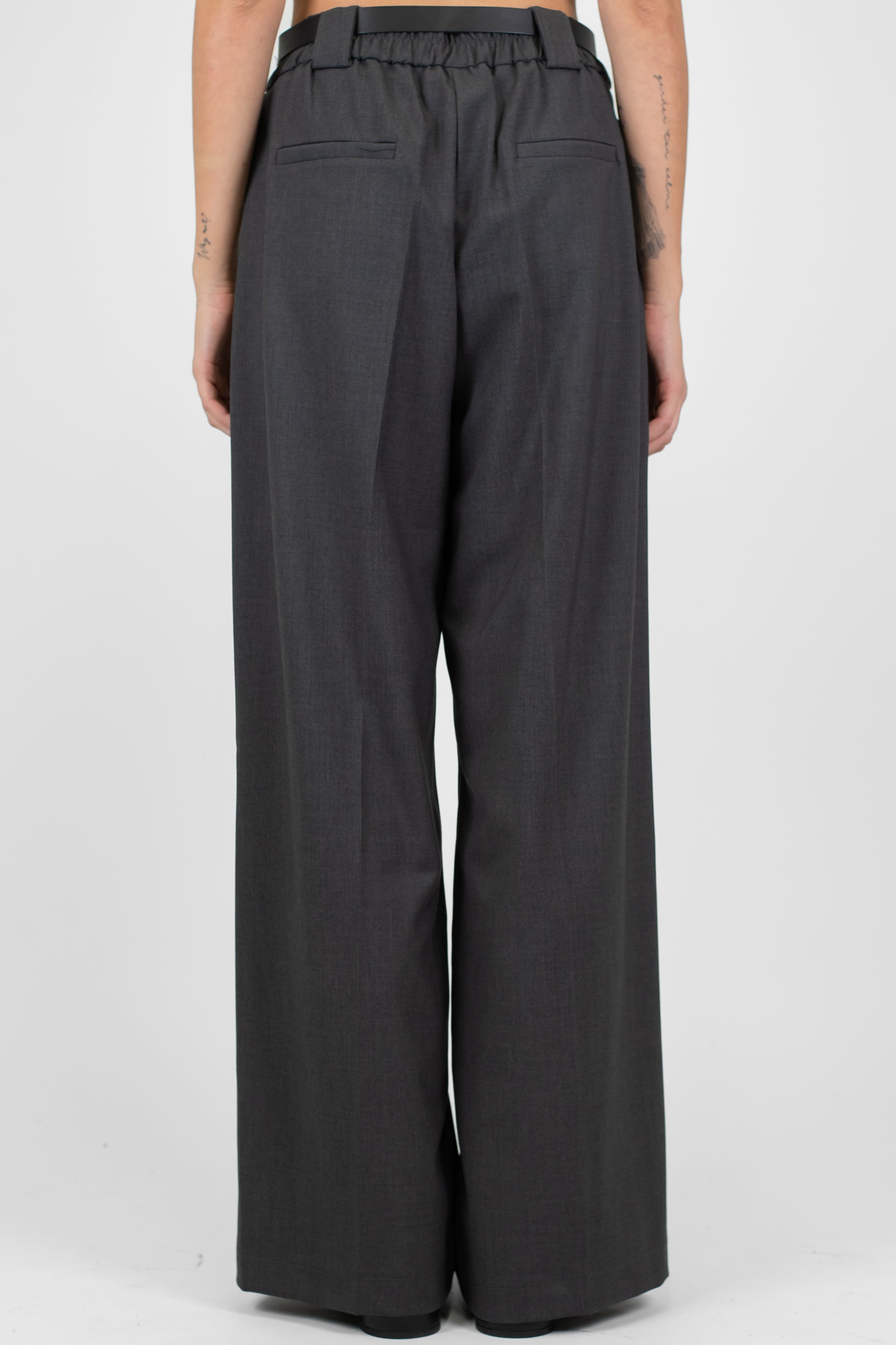 Tensione in - Pantalone palazzo con elastico sul retro