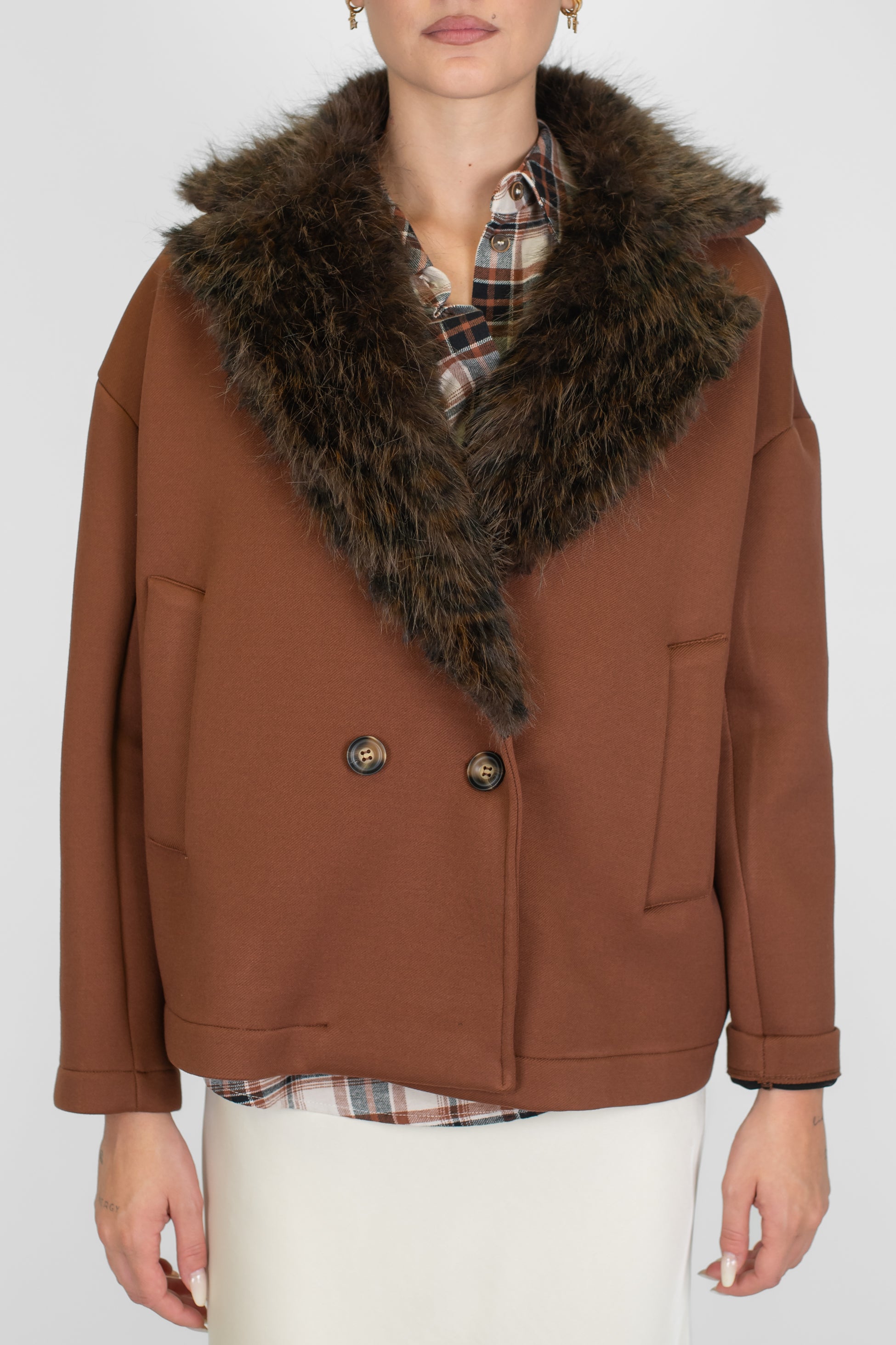 Tensione in - Cappetta doppiopetto in neoprene con collo in ecopelliccia