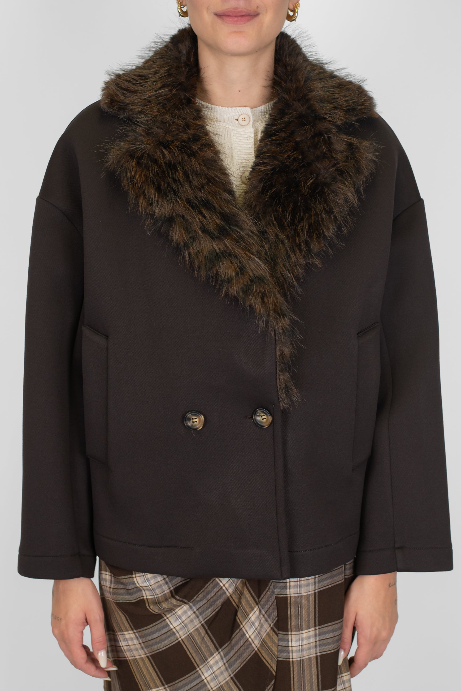 Tensione in - Cappetta doppiopetto in neoprene con collo in ecopelliccia