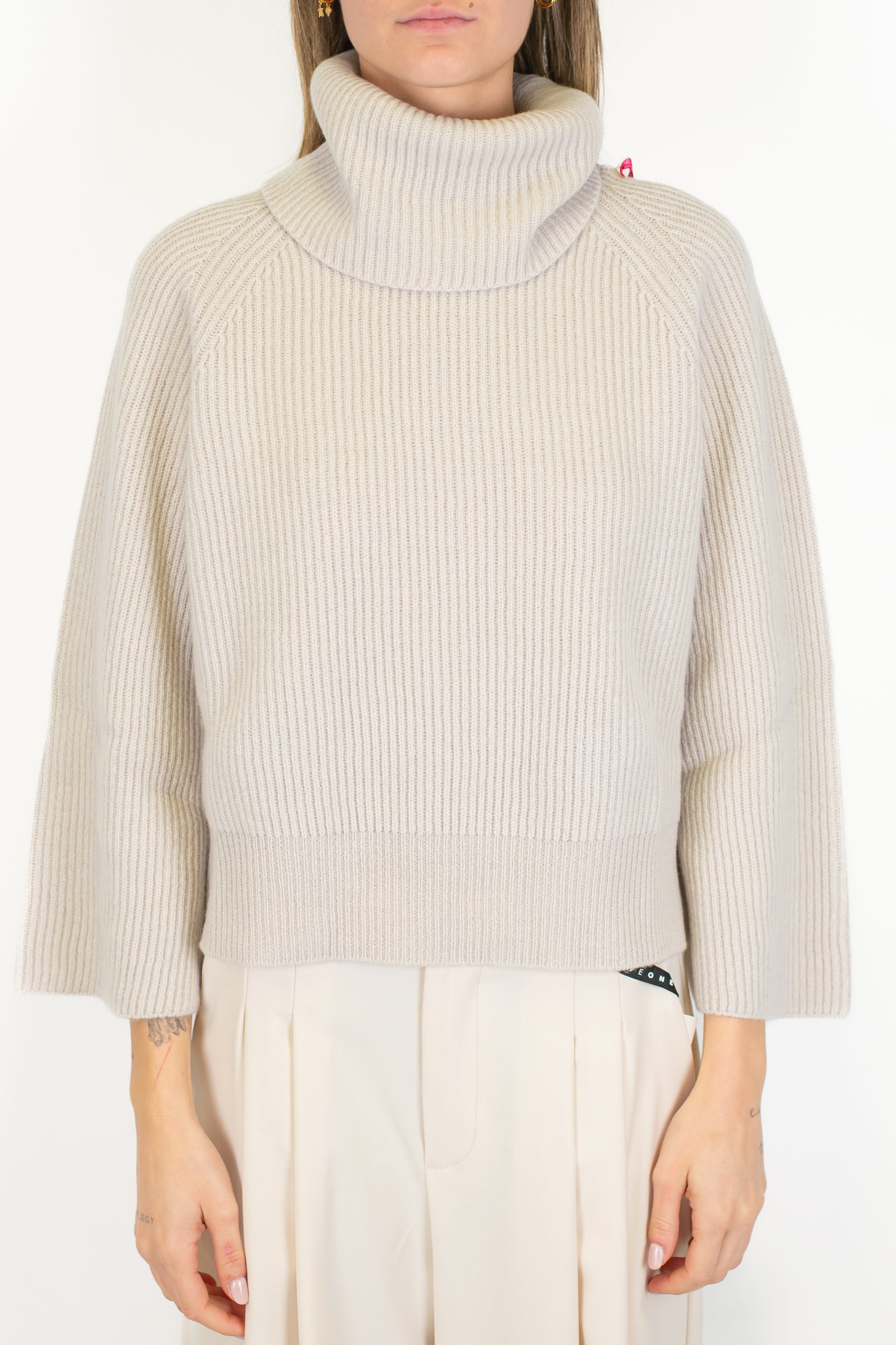 Tensione in - Dolcevita scatola a coste in misto lana vergine e cashmere